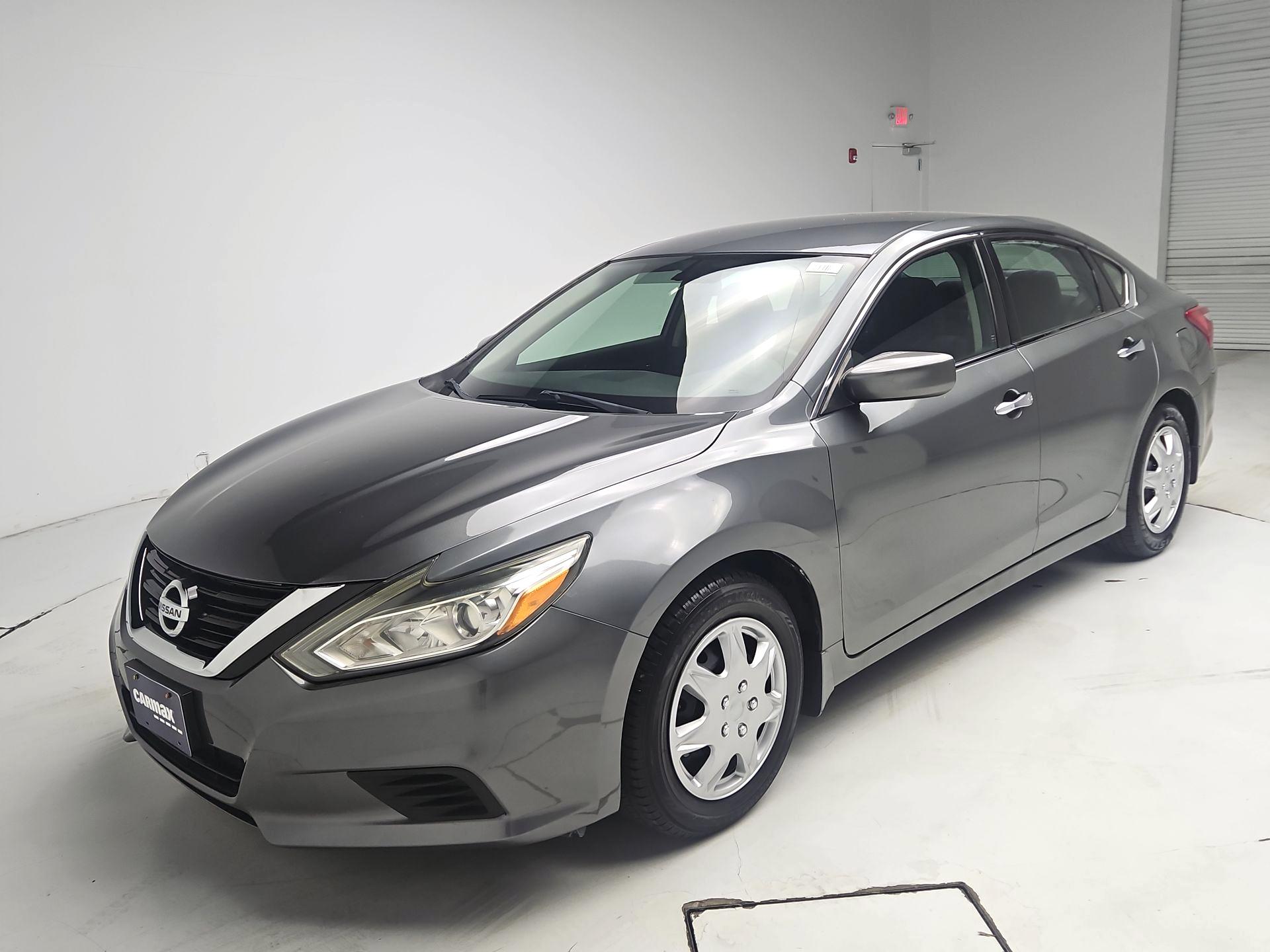 Thumbnail: 2016 Nissan Altima - 3