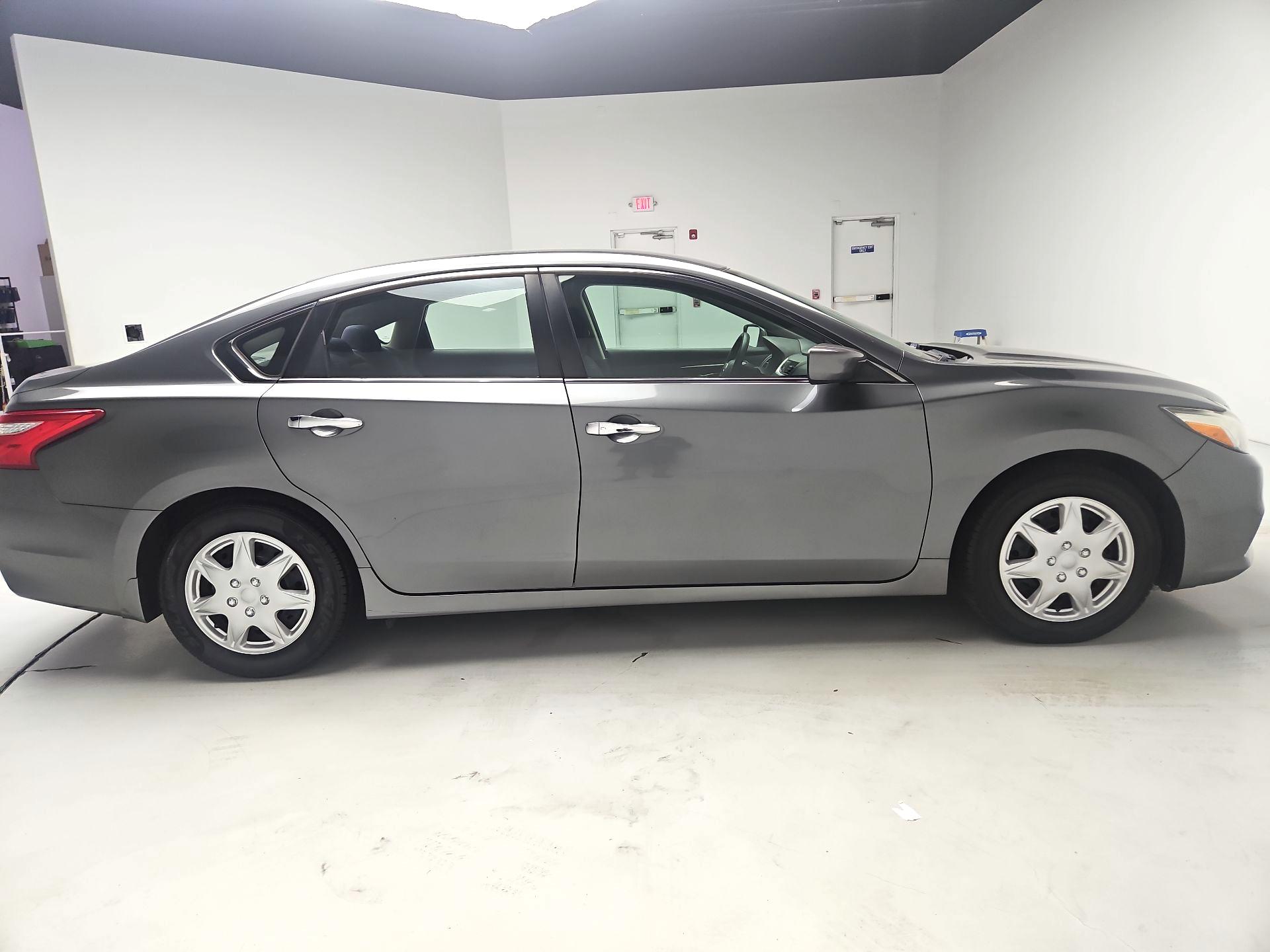 Thumbnail: 2016 Nissan Altima - 4