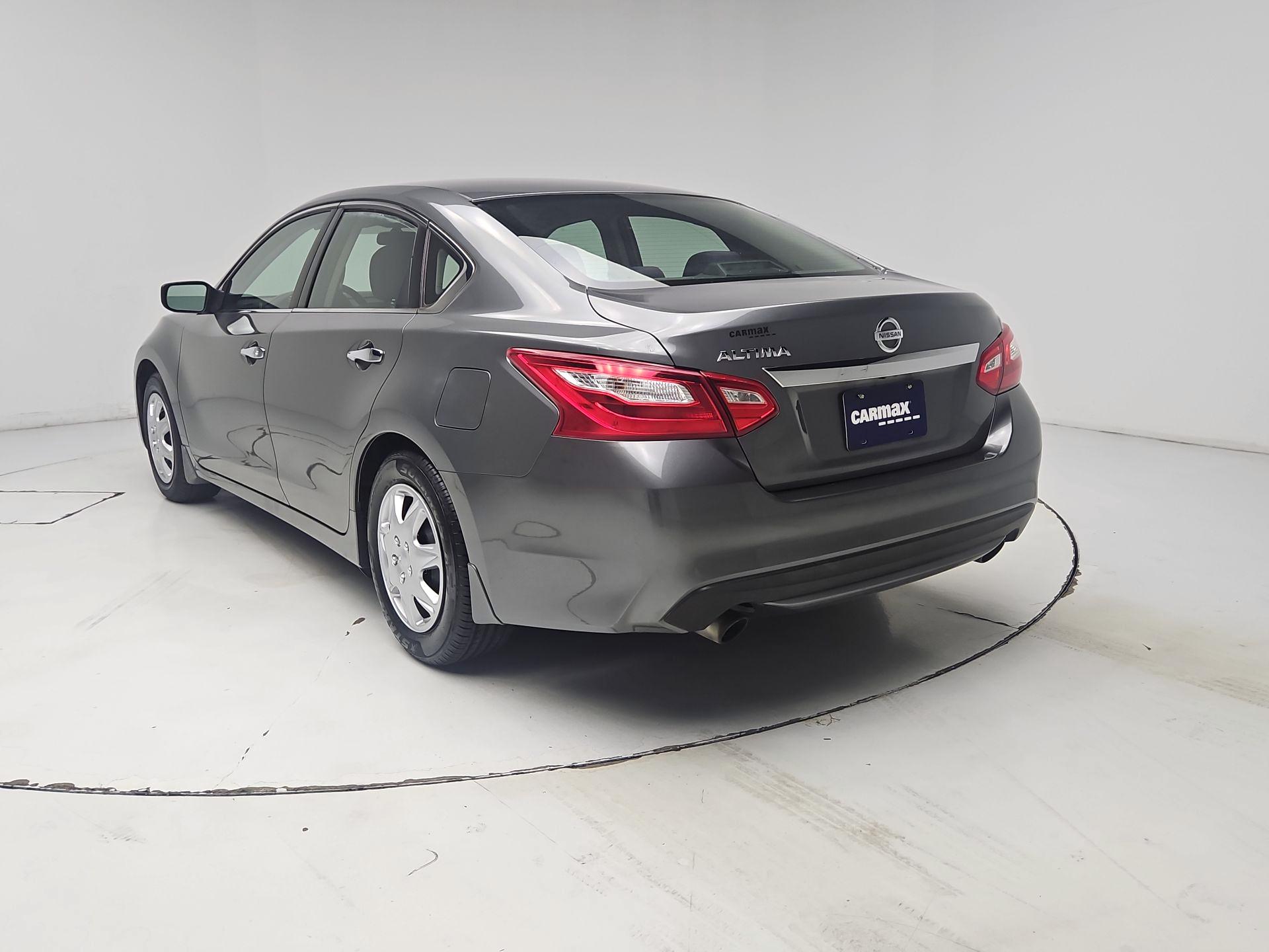 Thumbnail: 2016 Nissan Altima - 7