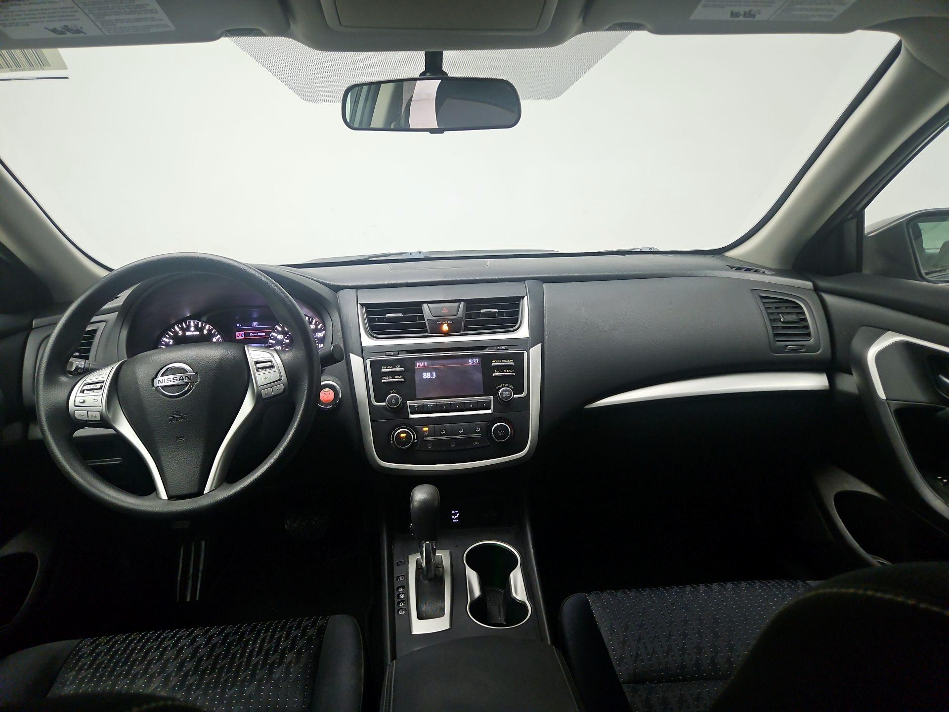 Thumbnail: 2016 Nissan Altima - 8