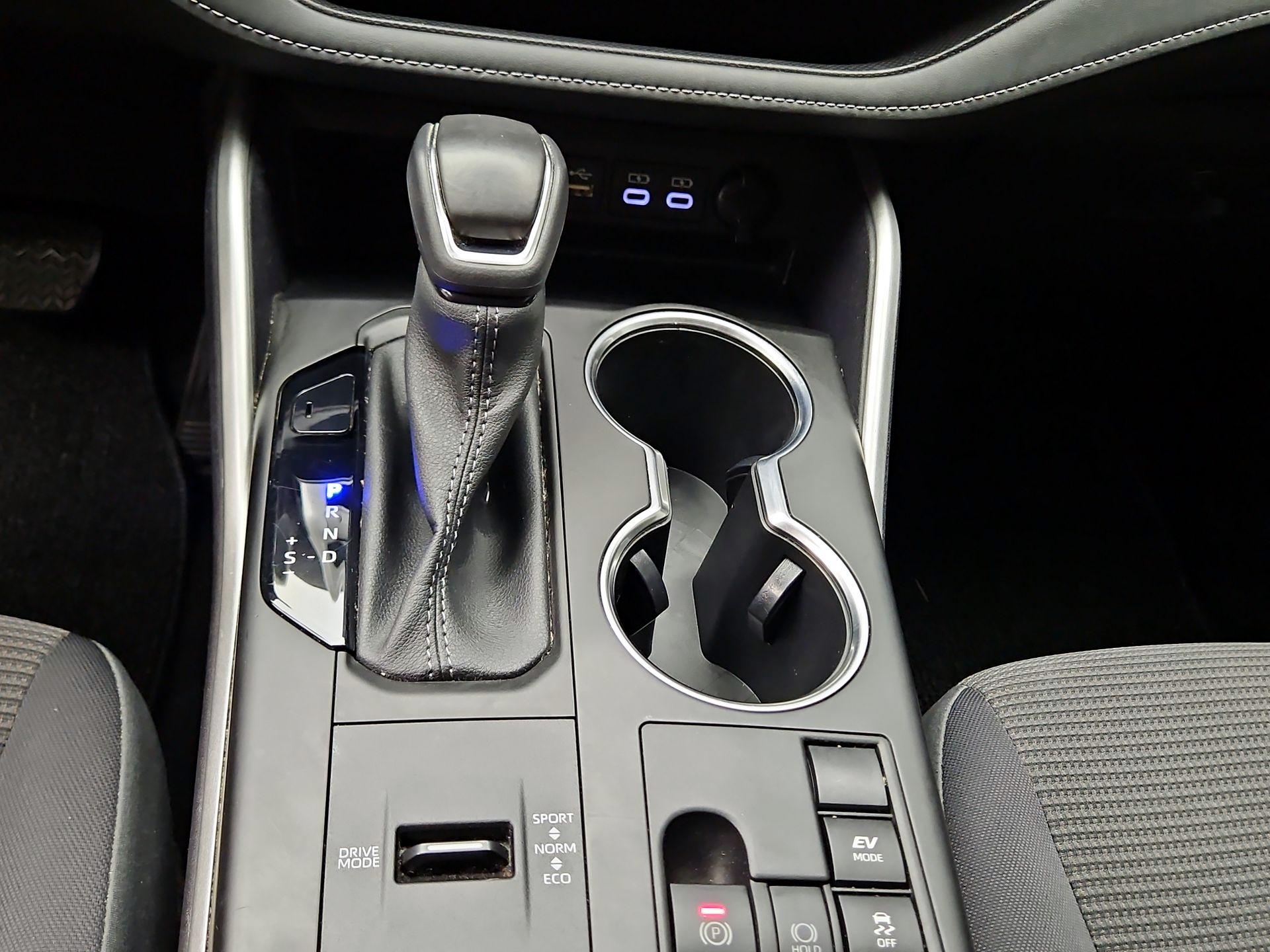 Thumbnail: 2023 Toyota Highlander - 15
