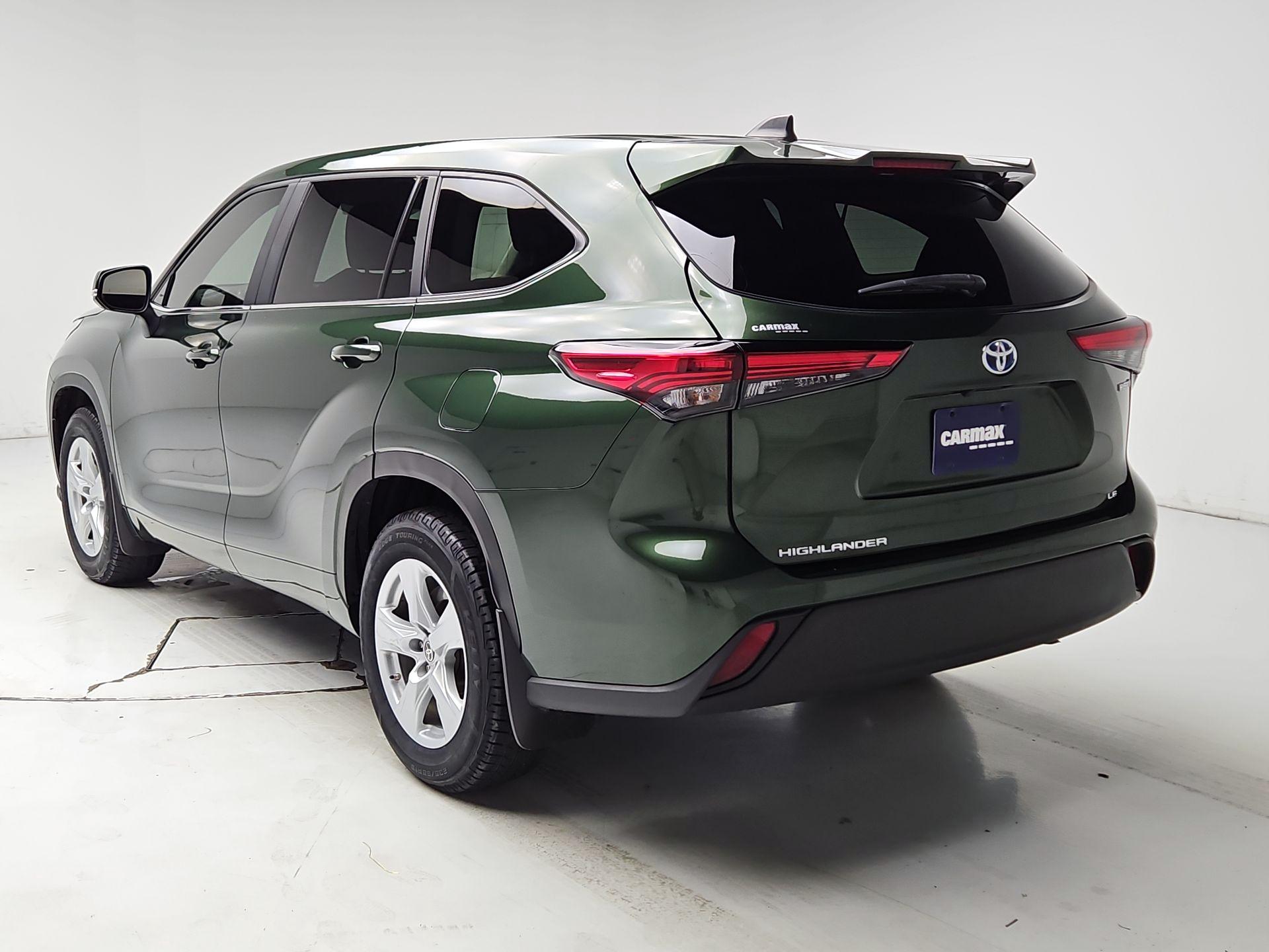 Thumbnail: 2023 Toyota Highlander - 7