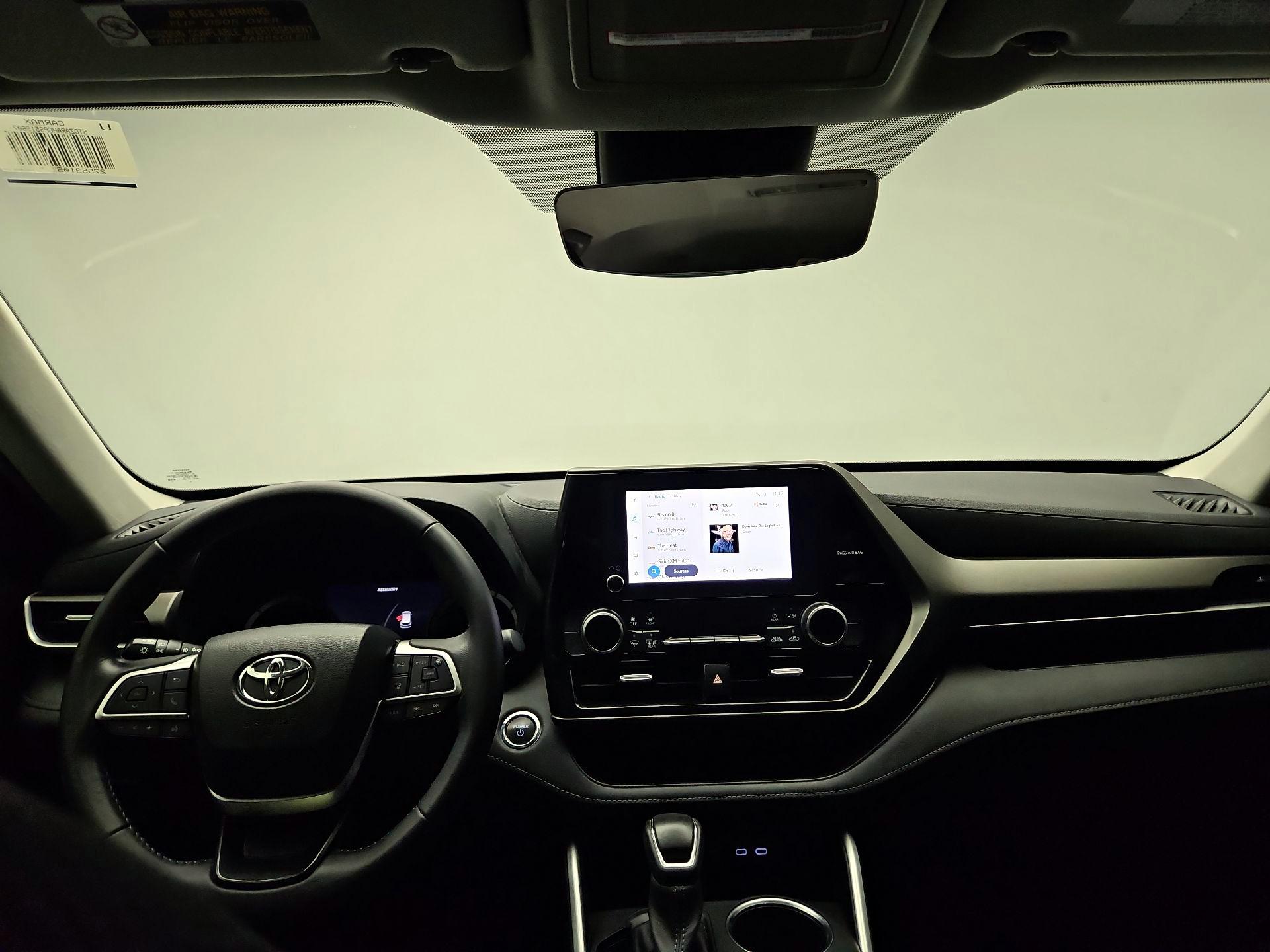 Thumbnail: 2023 Toyota Highlander - 8