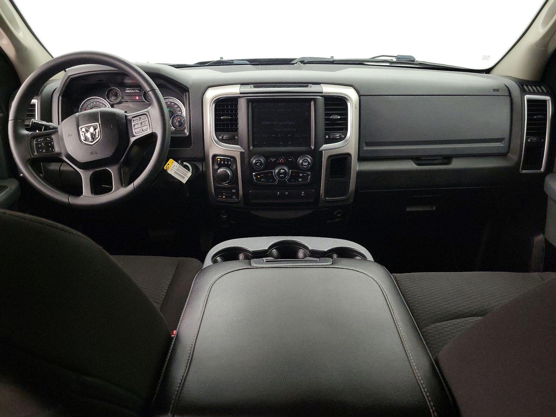 Thumbnail: 2020 RAM 1500 Classic - 9