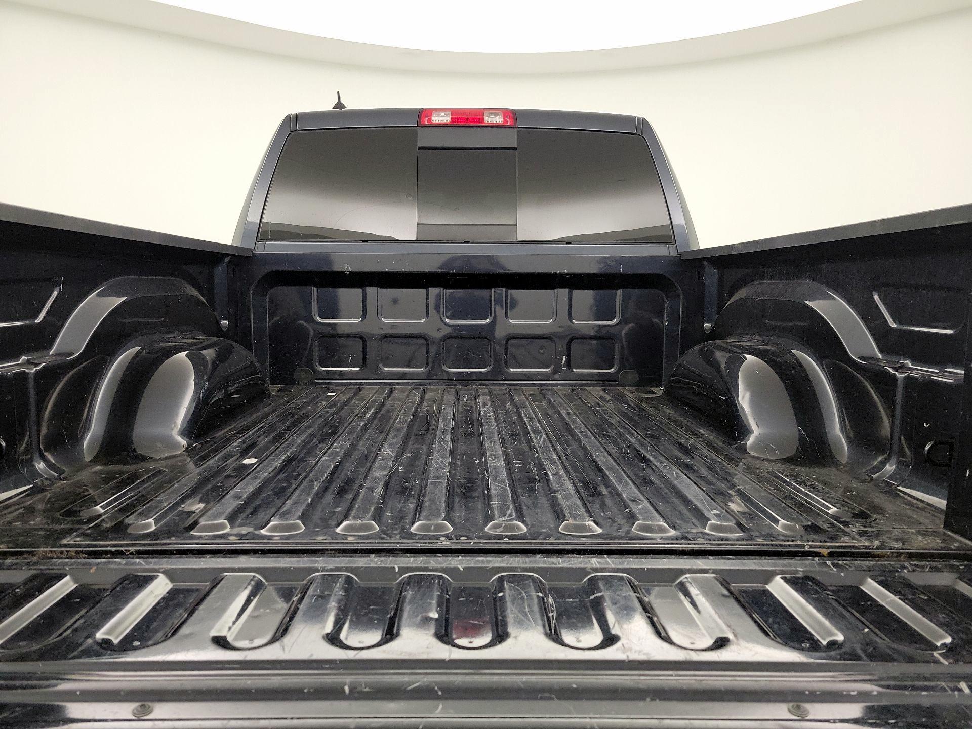 Thumbnail: 2020 RAM 1500 Classic - 19