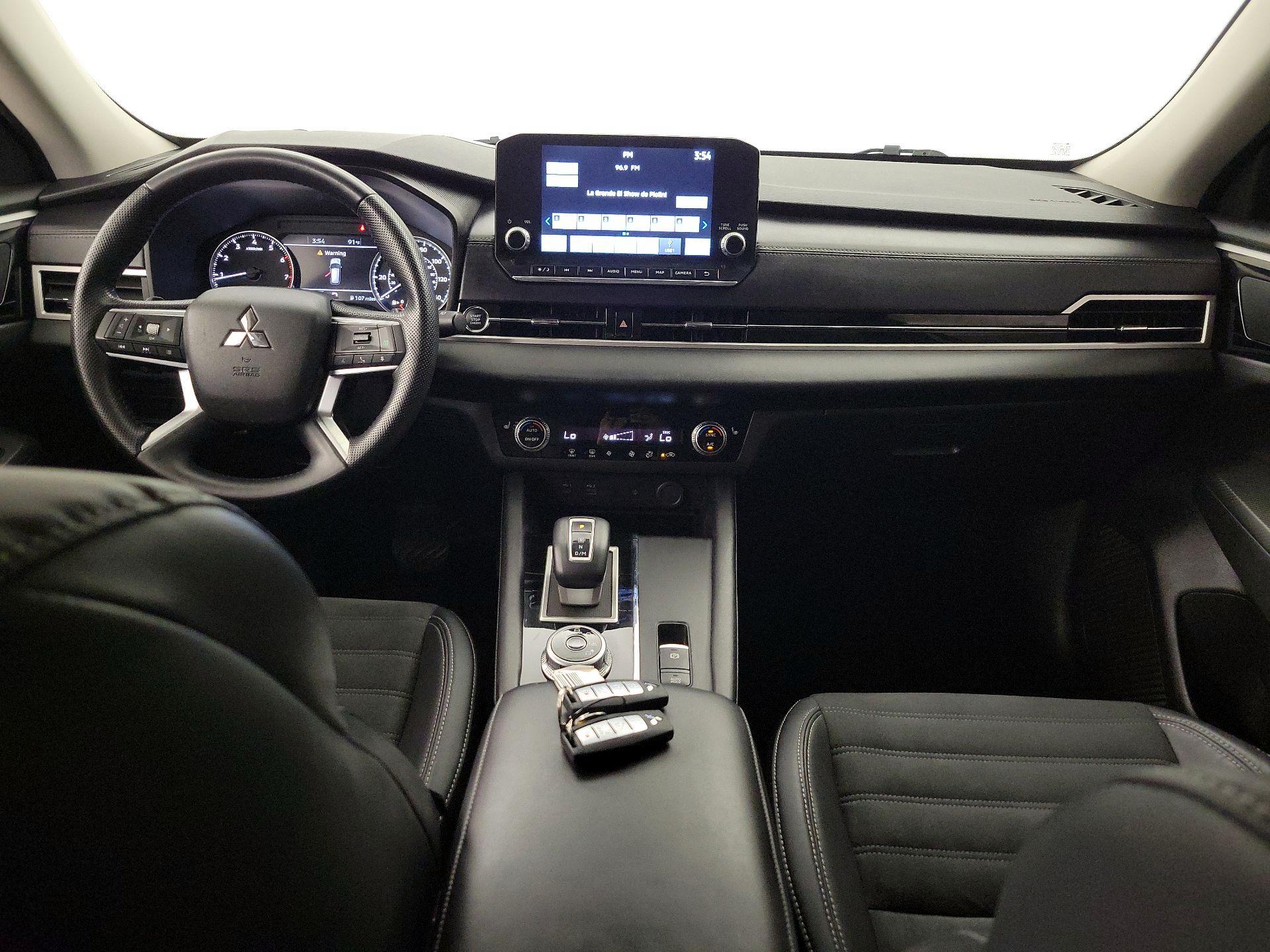 Thumbnail: 2022 Mitsubishi Outlander - 9