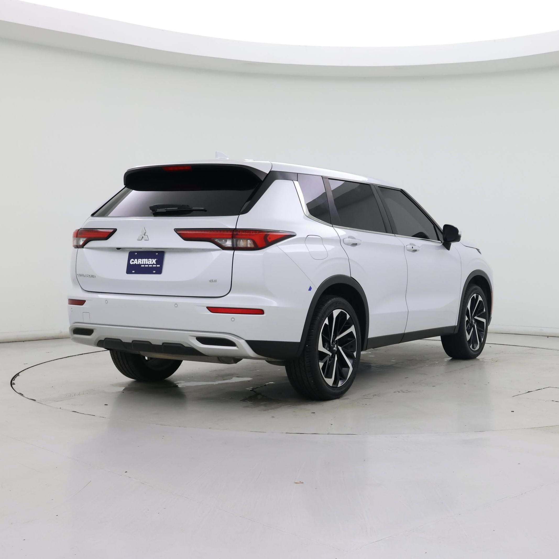 Thumbnail: 2022 Mitsubishi Outlander - 8