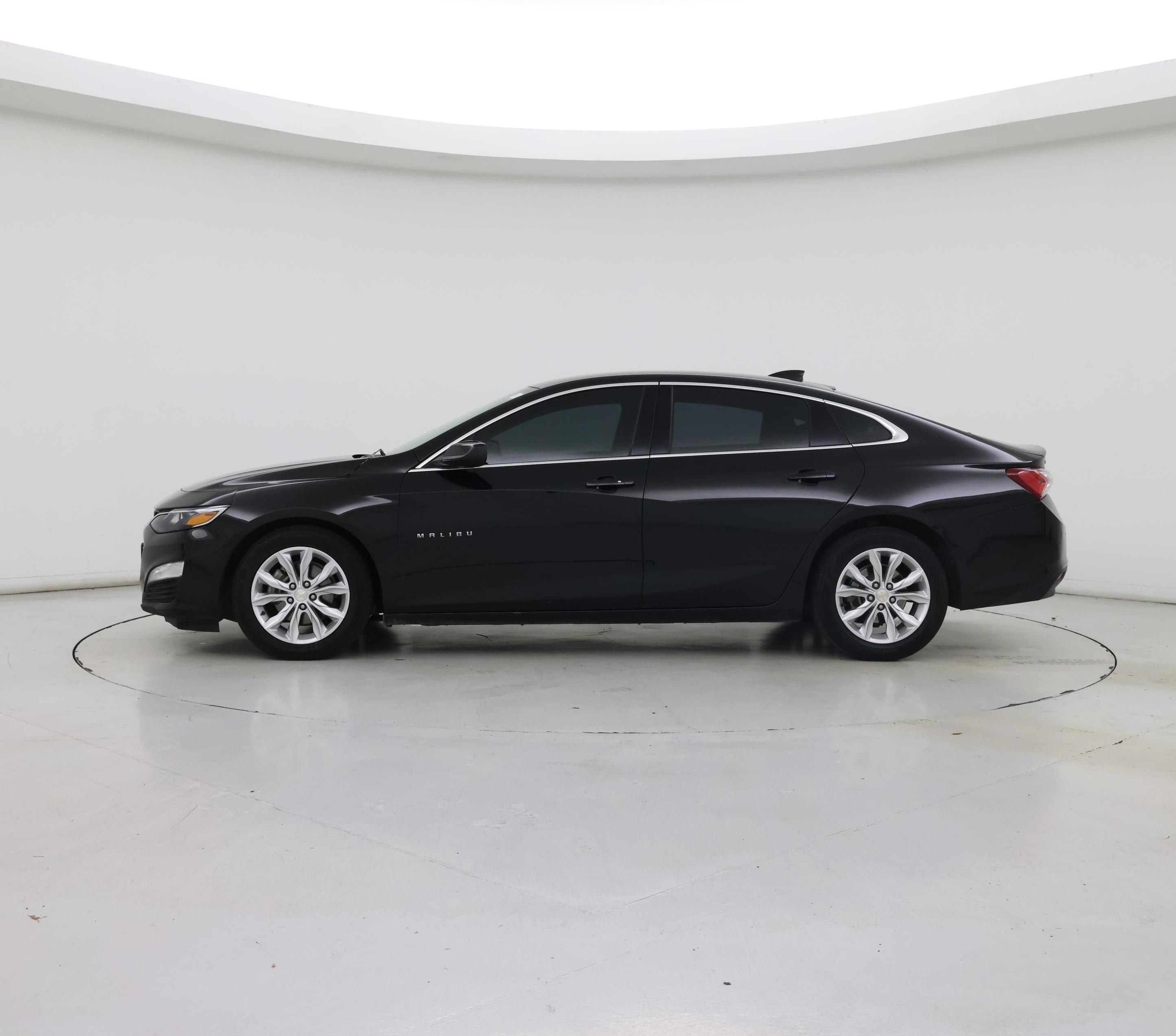 Thumbnail: 2021 Chevrolet Malibu - 3