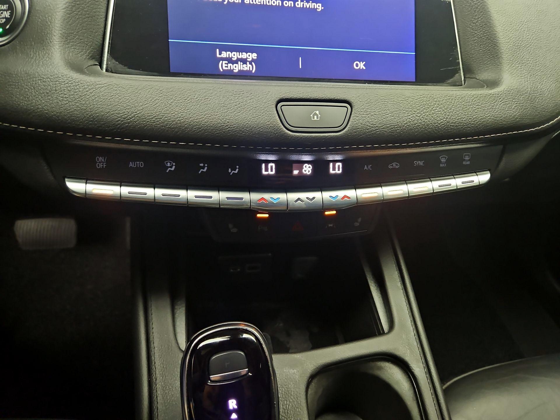 Thumbnail: 2022 Cadillac XT4 - 14