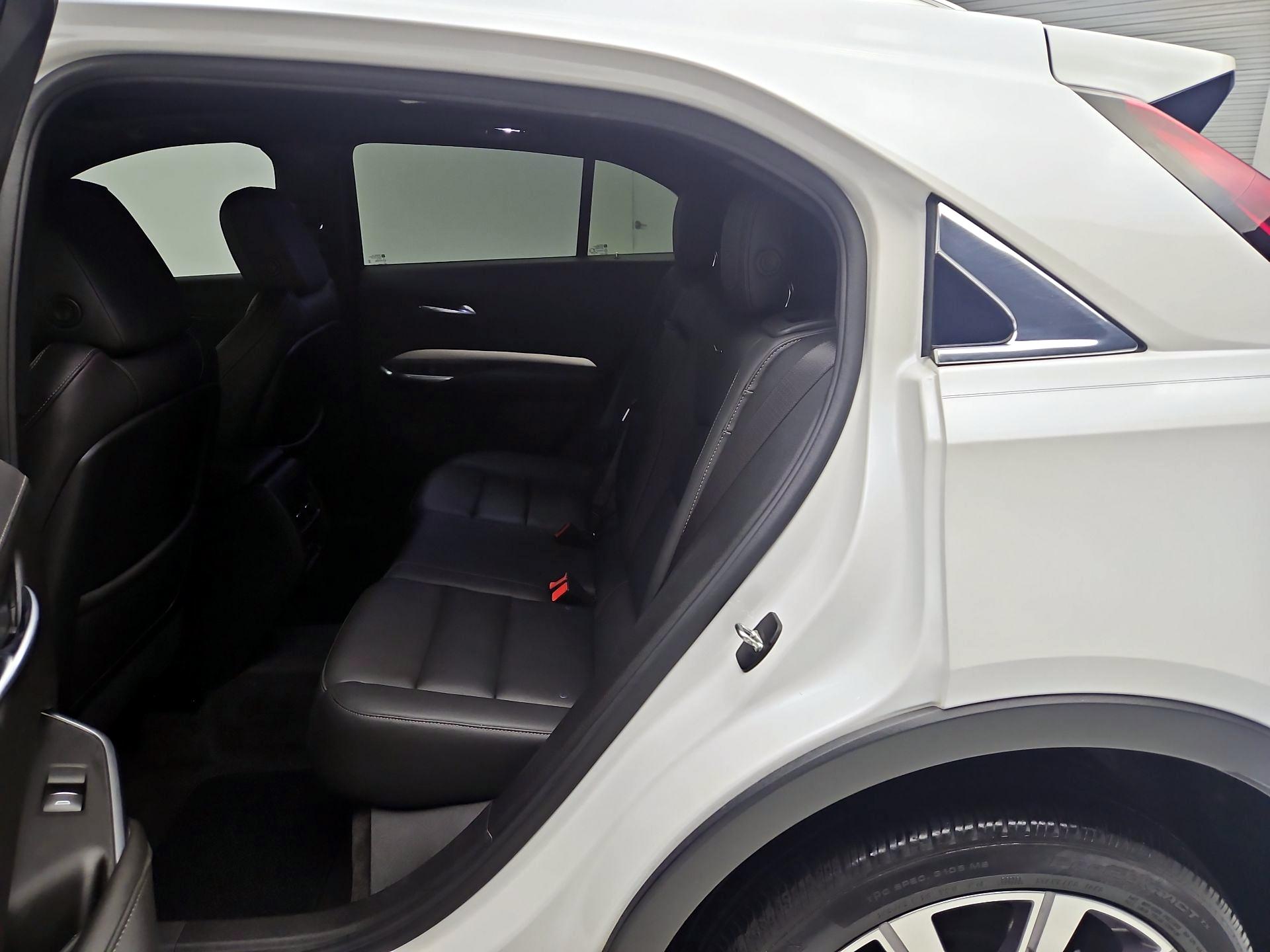 Thumbnail: 2022 Cadillac XT4 - 18