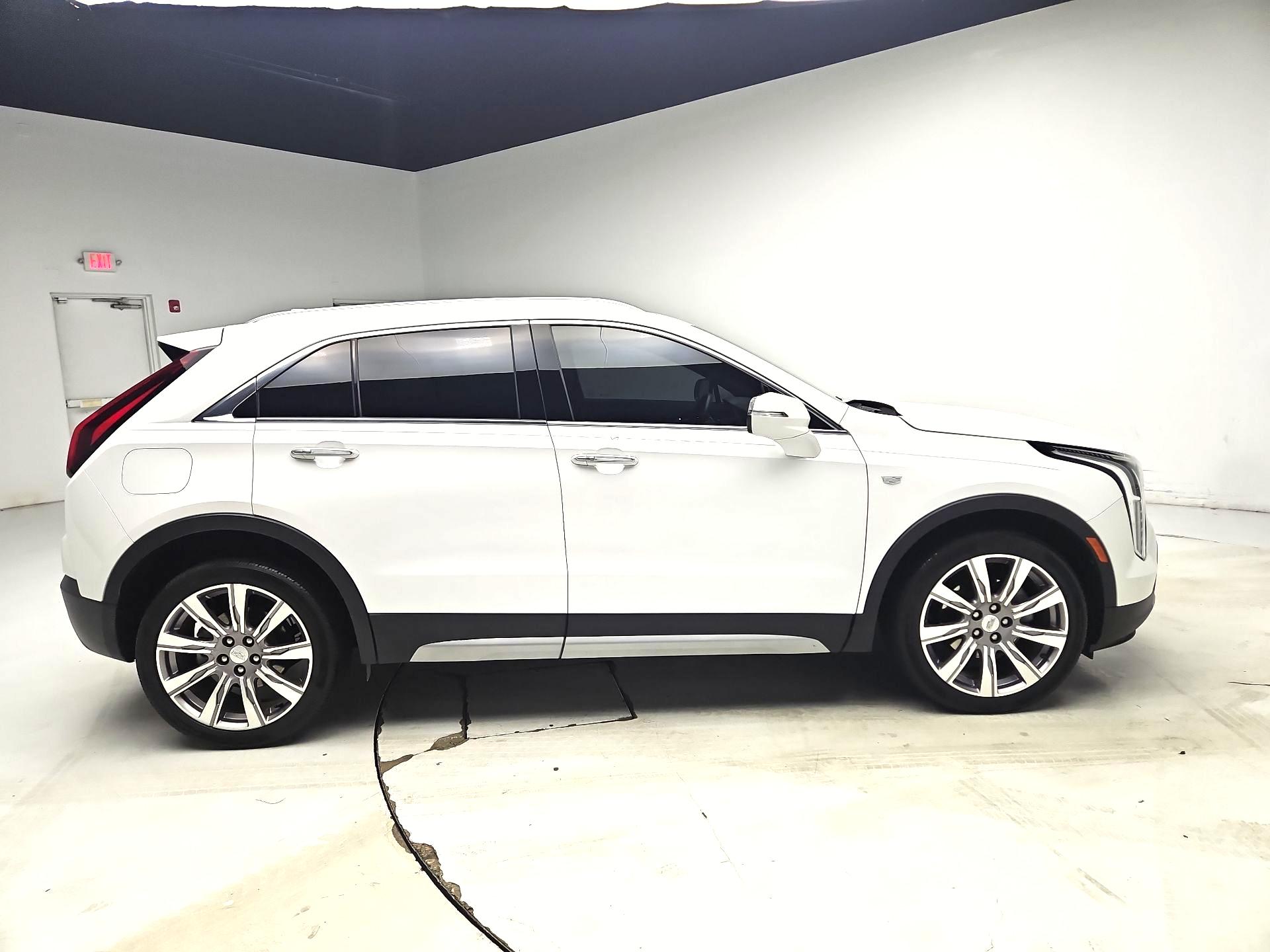 Thumbnail: 2022 Cadillac XT4 - 4