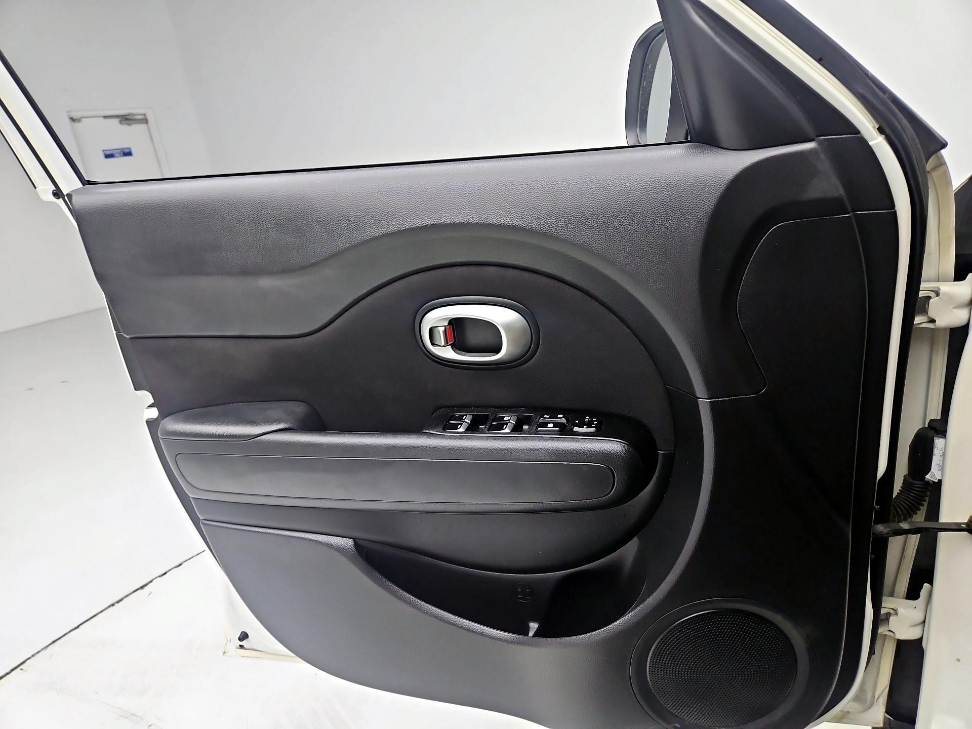 Thumbnail: 2018 Kia Soul - 10