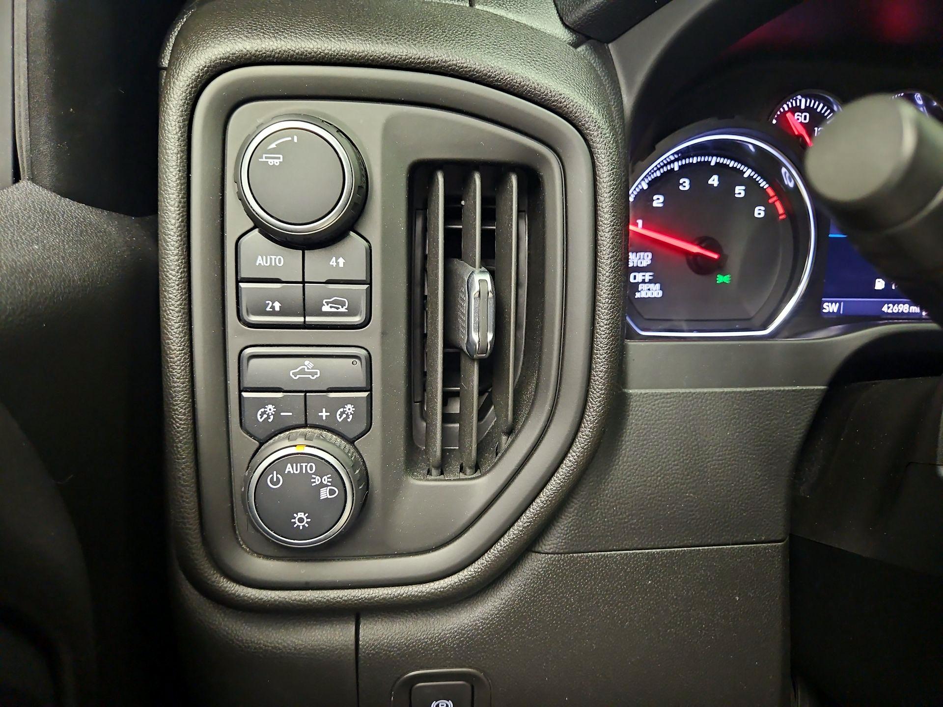 Thumbnail: 2021 Chevrolet Silverado 1500 - 11