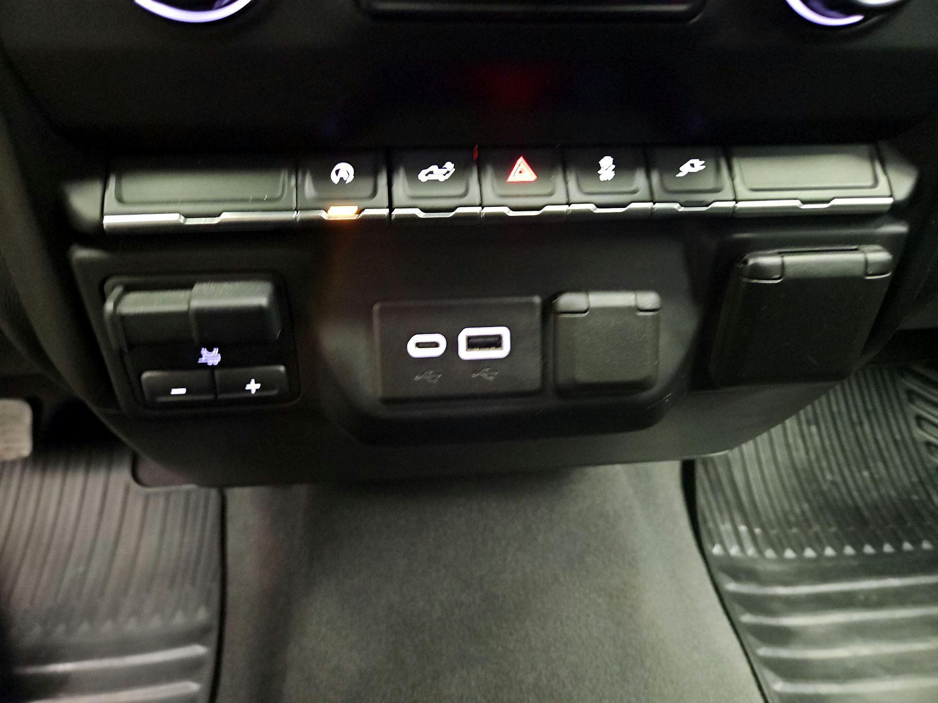 Thumbnail: 2021 Chevrolet Silverado 1500 - 16