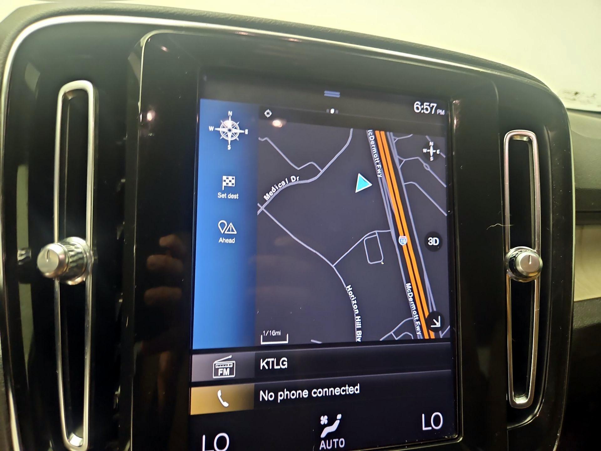 Thumbnail: 2020 Volvo XC40 - 12