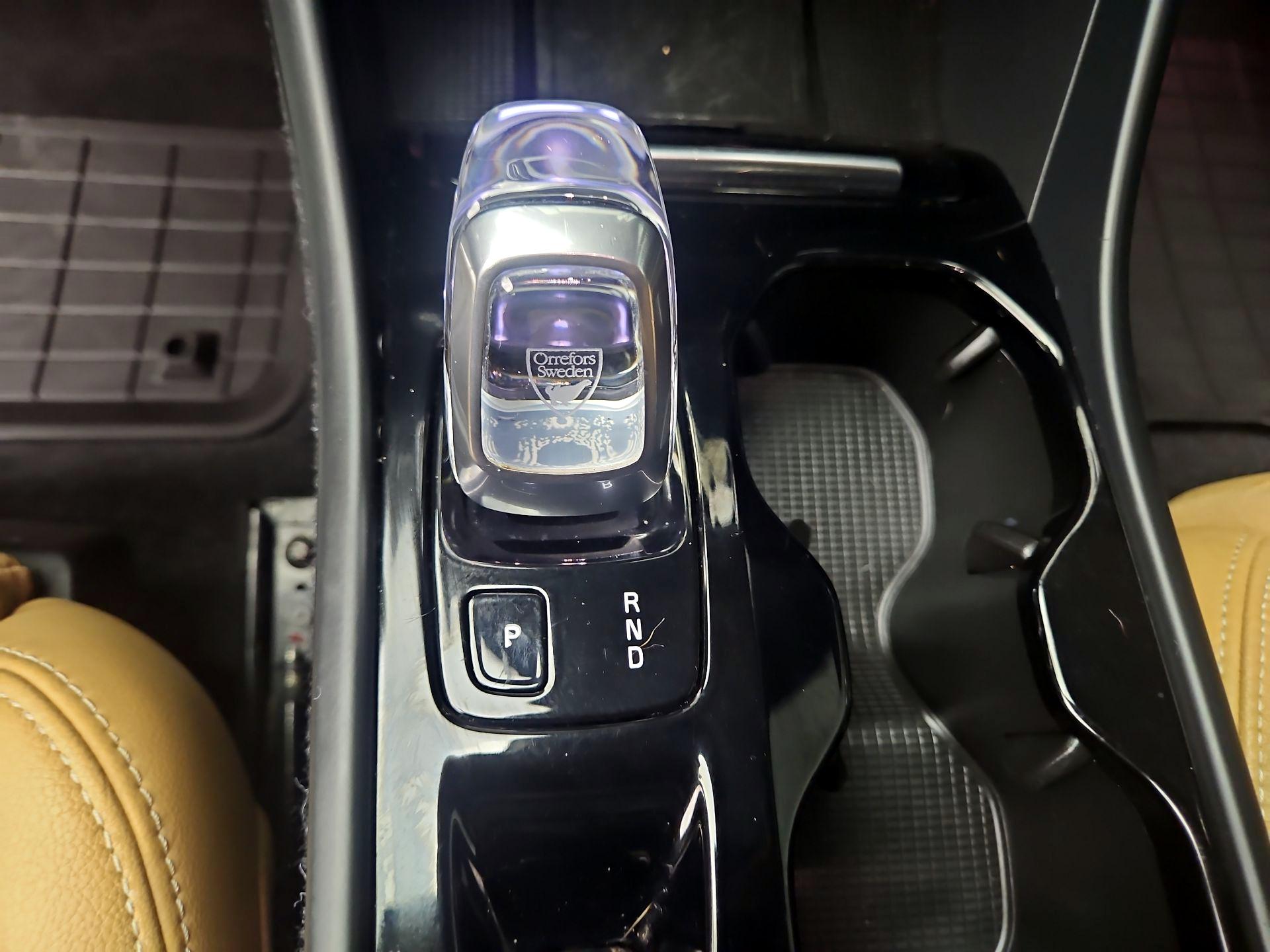 Thumbnail: 2020 Volvo XC40 - 16