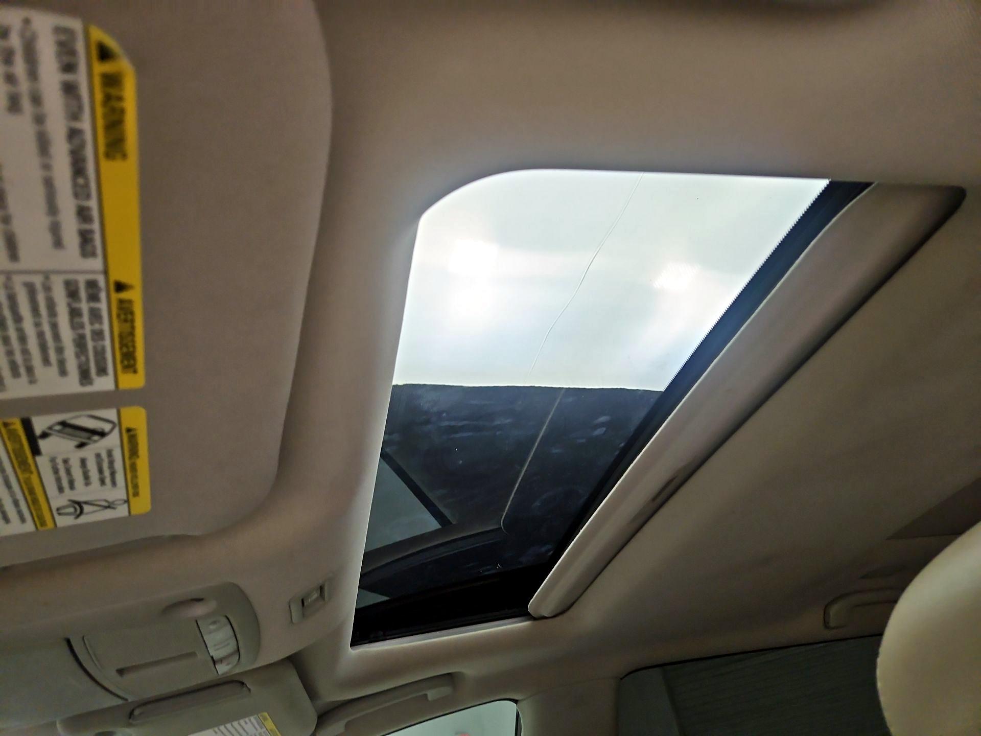 Thumbnail: 2015 Nissan Pathfinder - 18