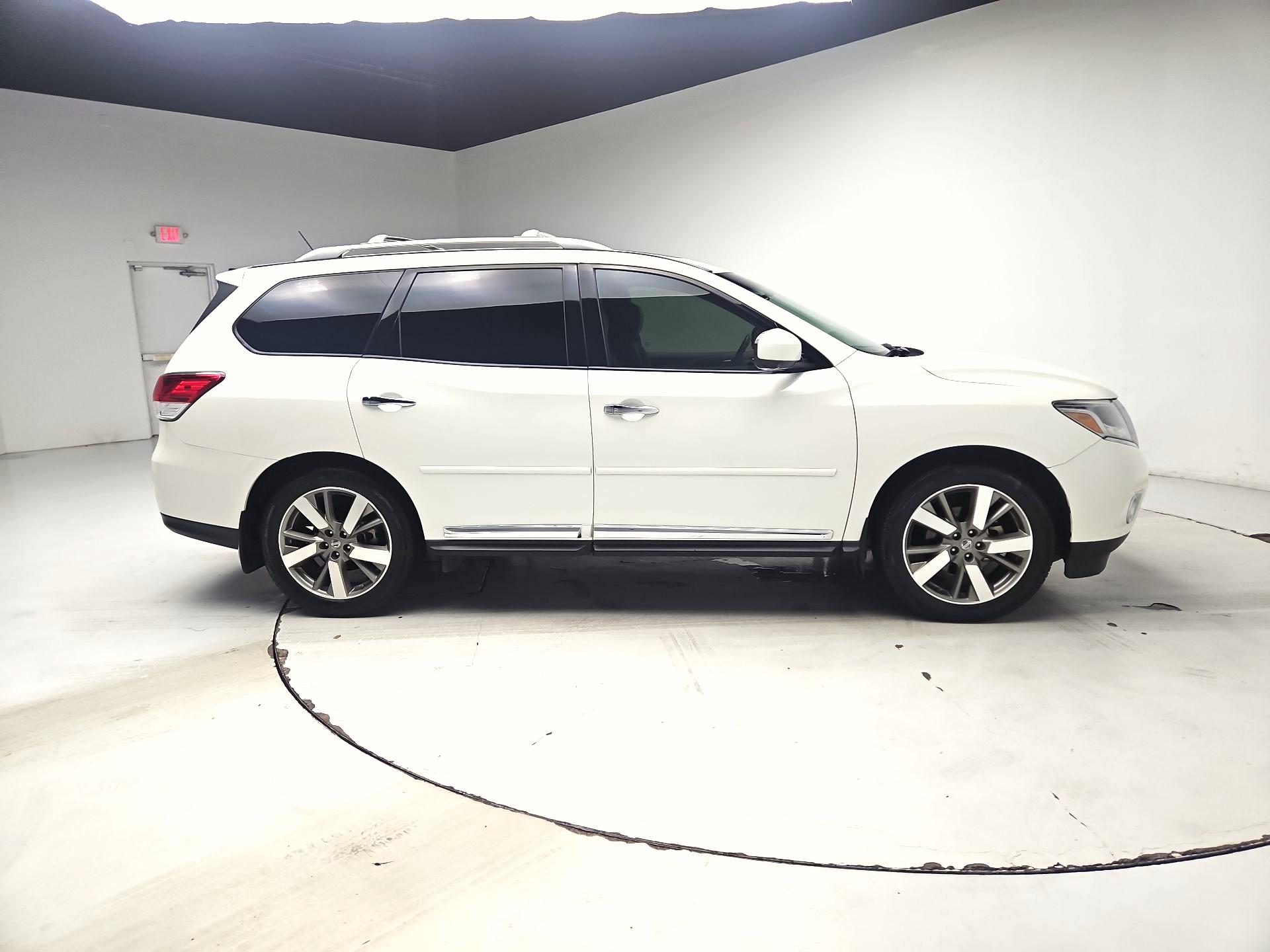 Thumbnail: 2015 Nissan Pathfinder - 4