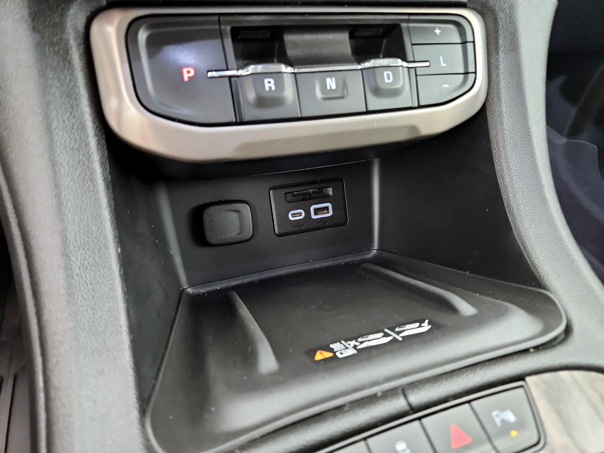 Thumbnail: 2021 GMC Acadia - 19