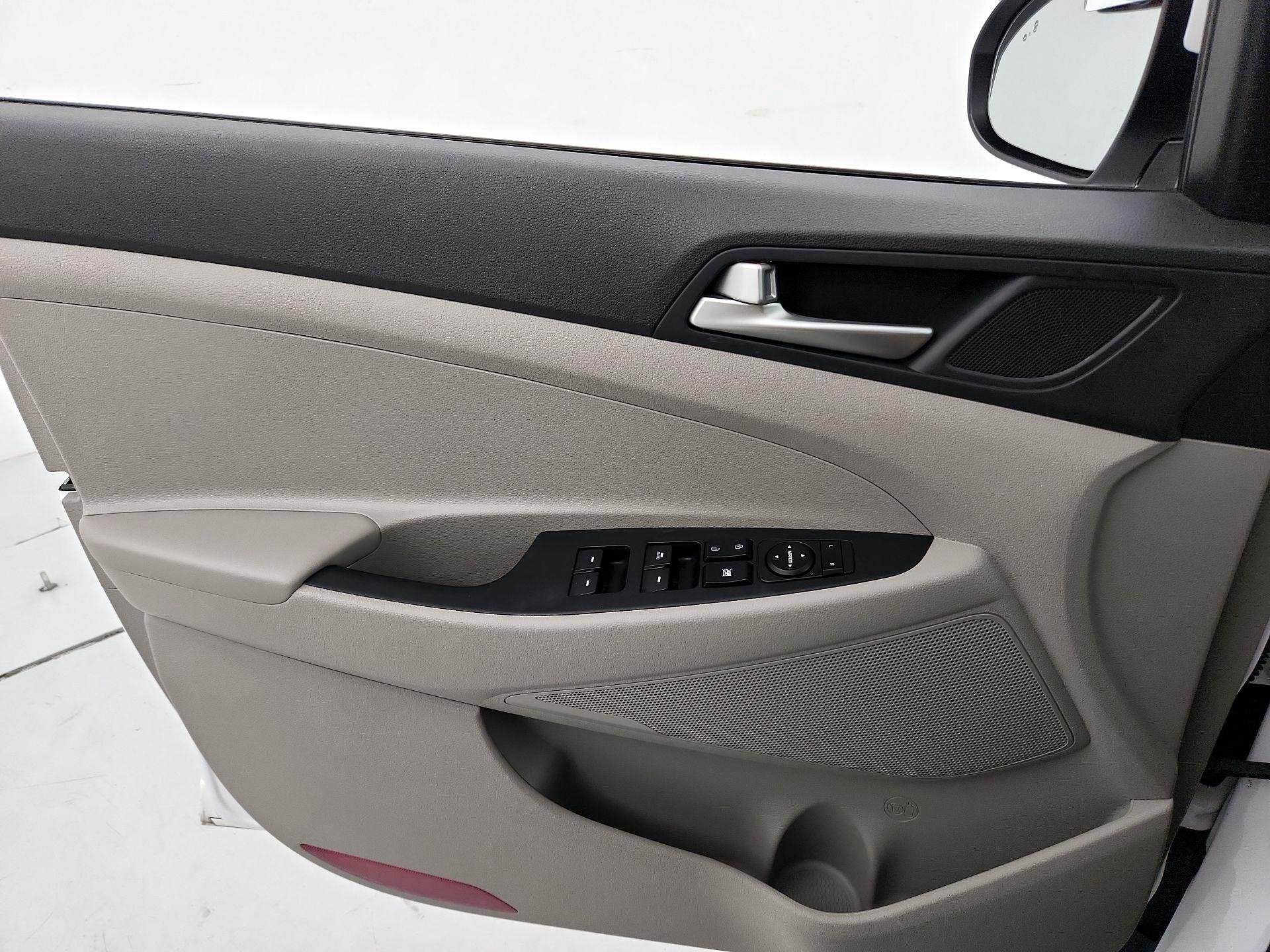Thumbnail: 2020 Hyundai Tucson - 12