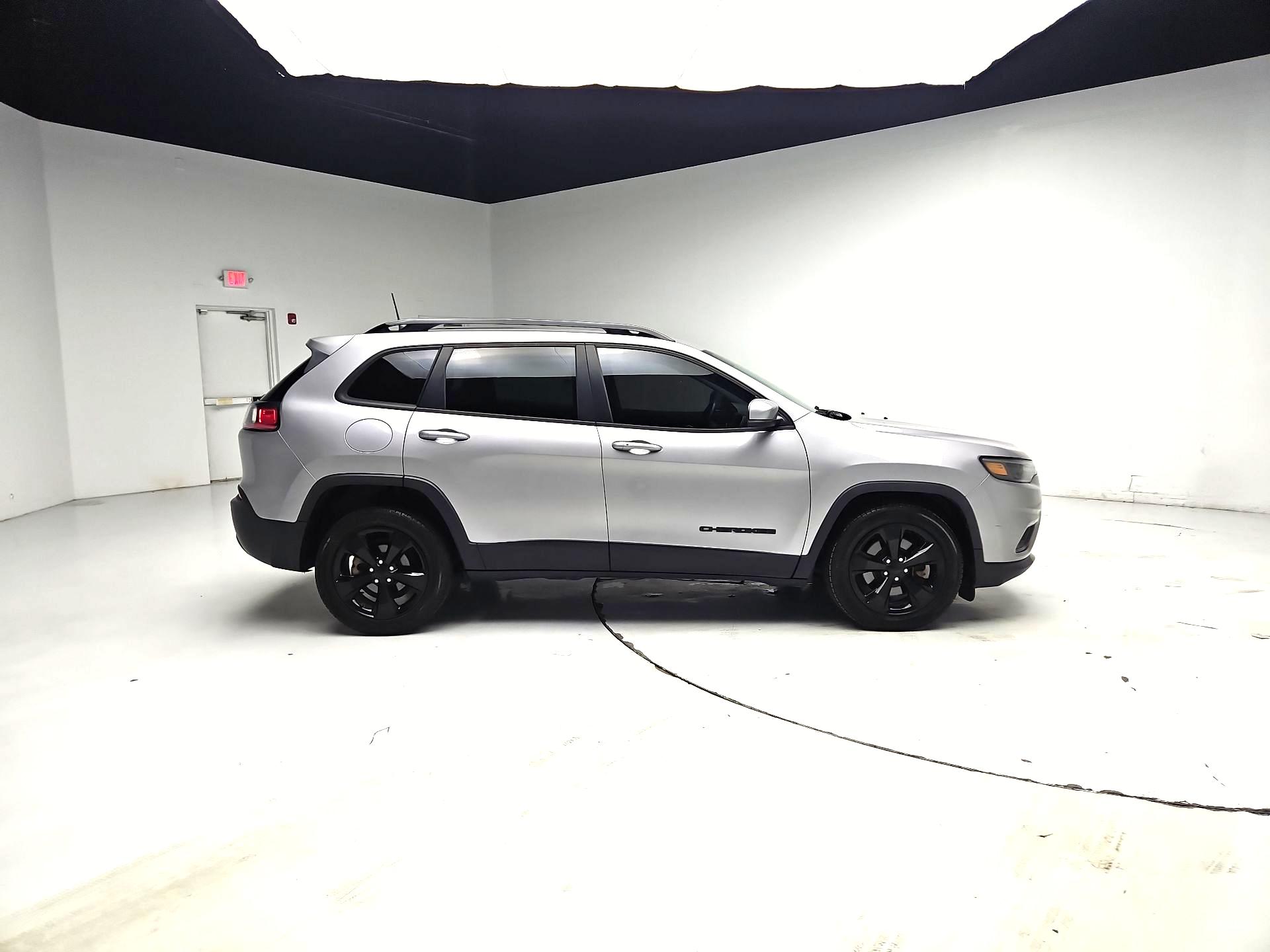 Thumbnail: 2020 Jeep Cherokee - 4