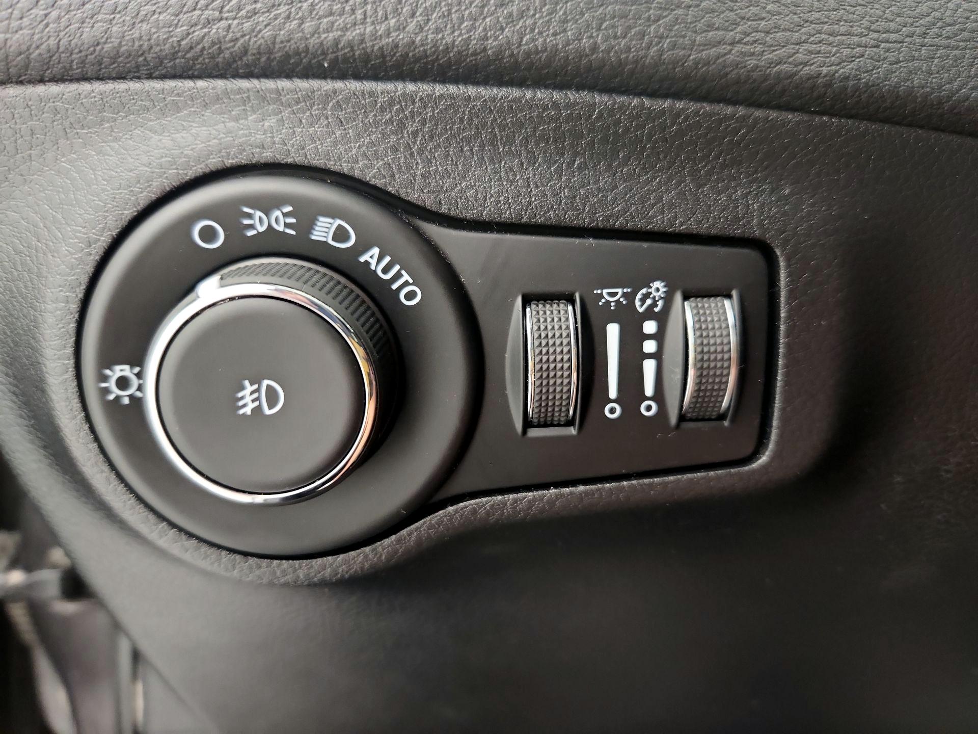 Thumbnail: 2021 Jeep Compass - 13
