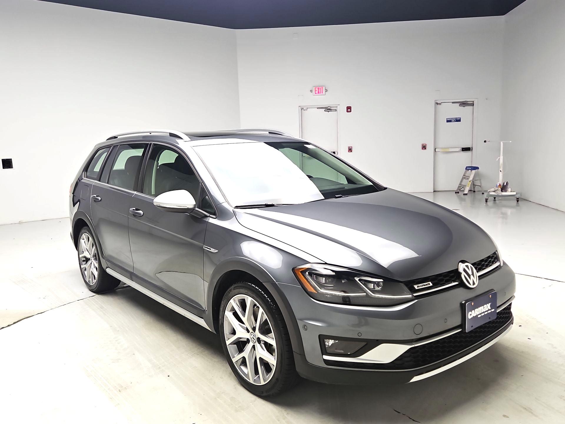 Thumbnail: 2019 Volkswagen Golf - 1