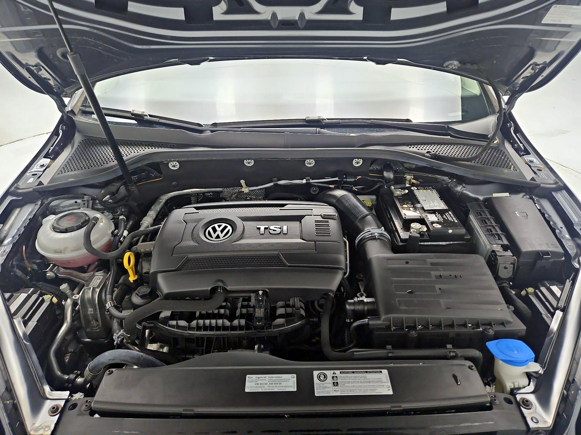 Thumbnail: 2019 Volkswagen Golf - 20