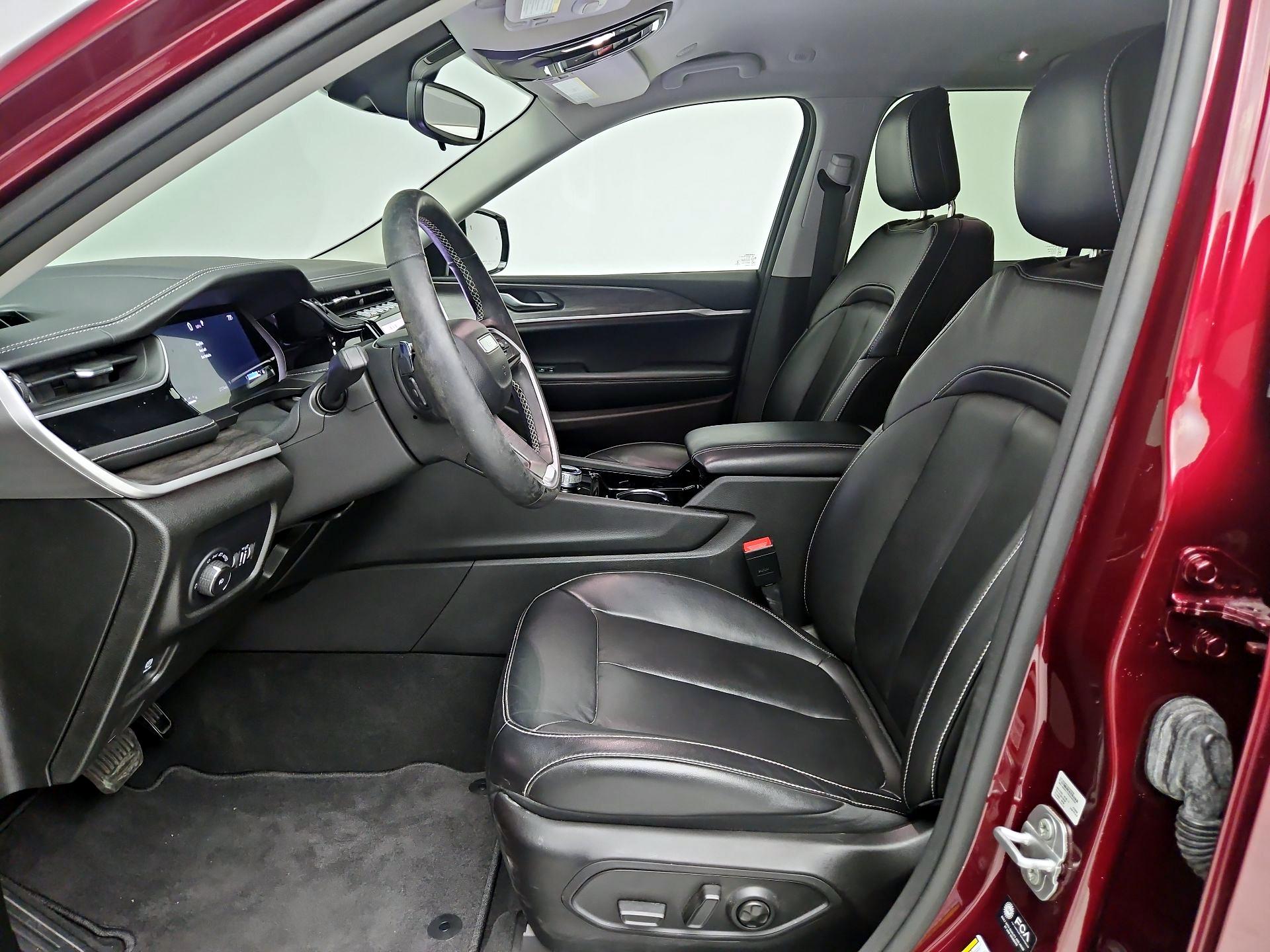Thumbnail: 2022 Jeep Grand Cherokee - 11