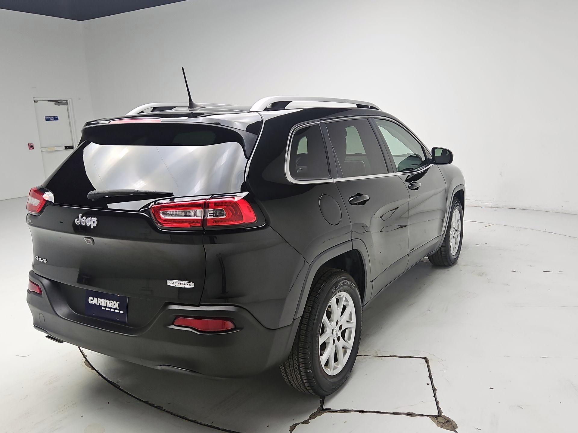 Thumbnail: 2016 Jeep Cherokee - 5
