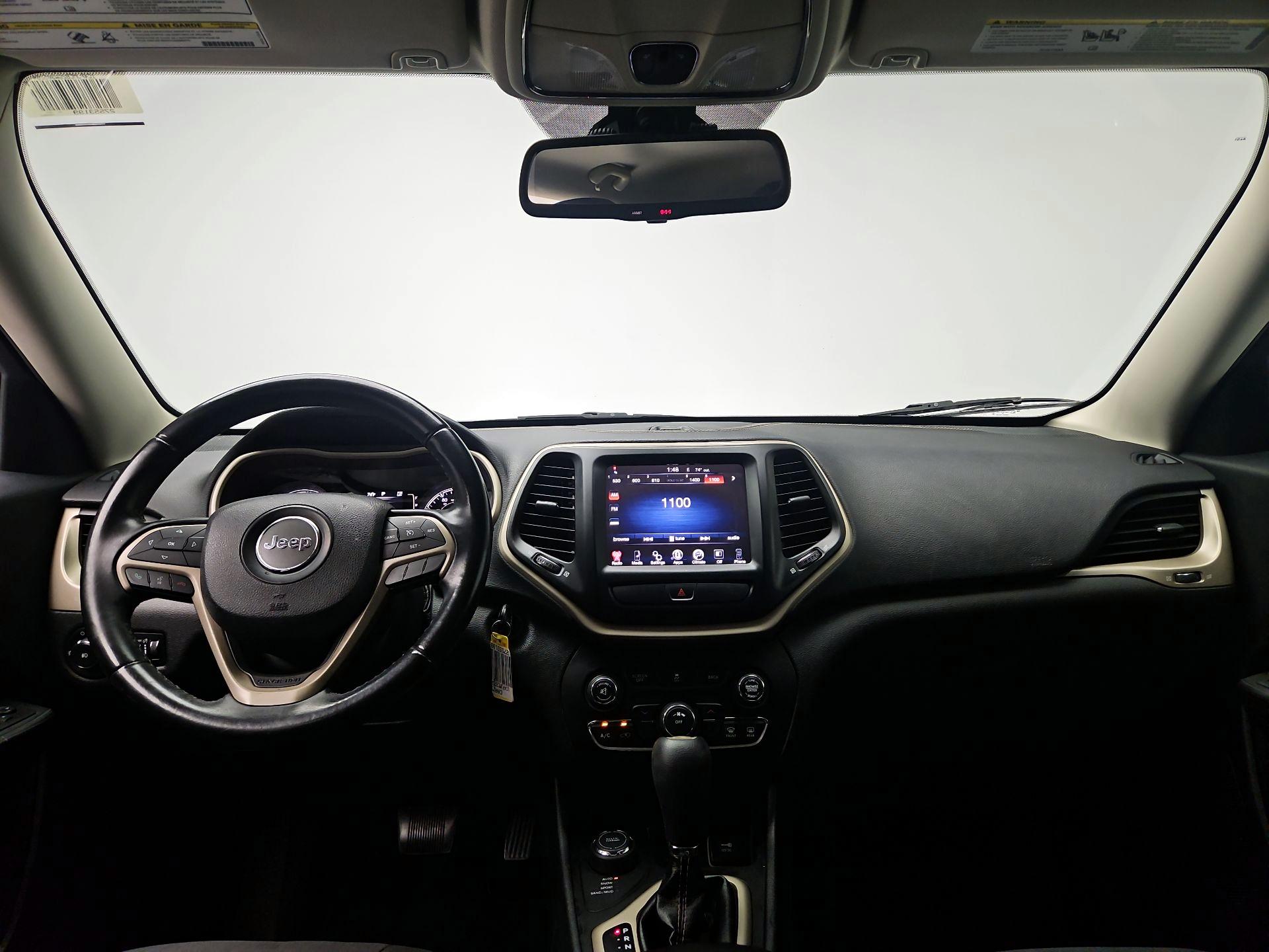 Thumbnail: 2016 Jeep Cherokee - 8