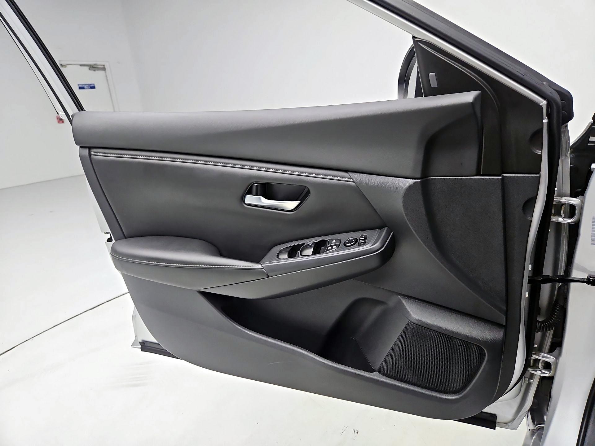 Thumbnail: 2022 Nissan Sentra - 10