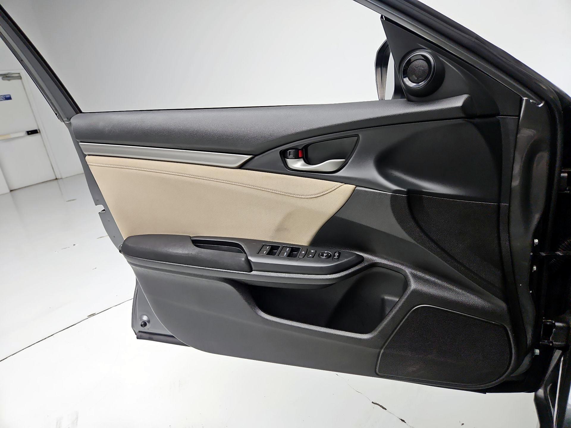 Thumbnail: 2019 Honda Civic - 12