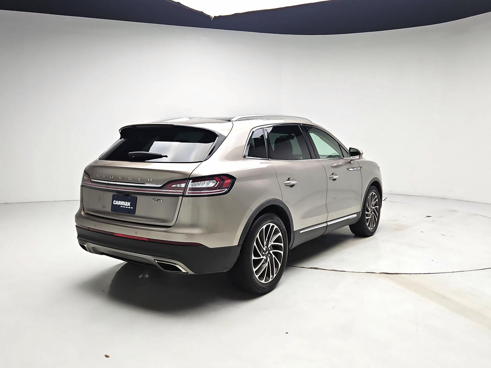 Thumbnail: 2019 Lincoln Nautilus - 5