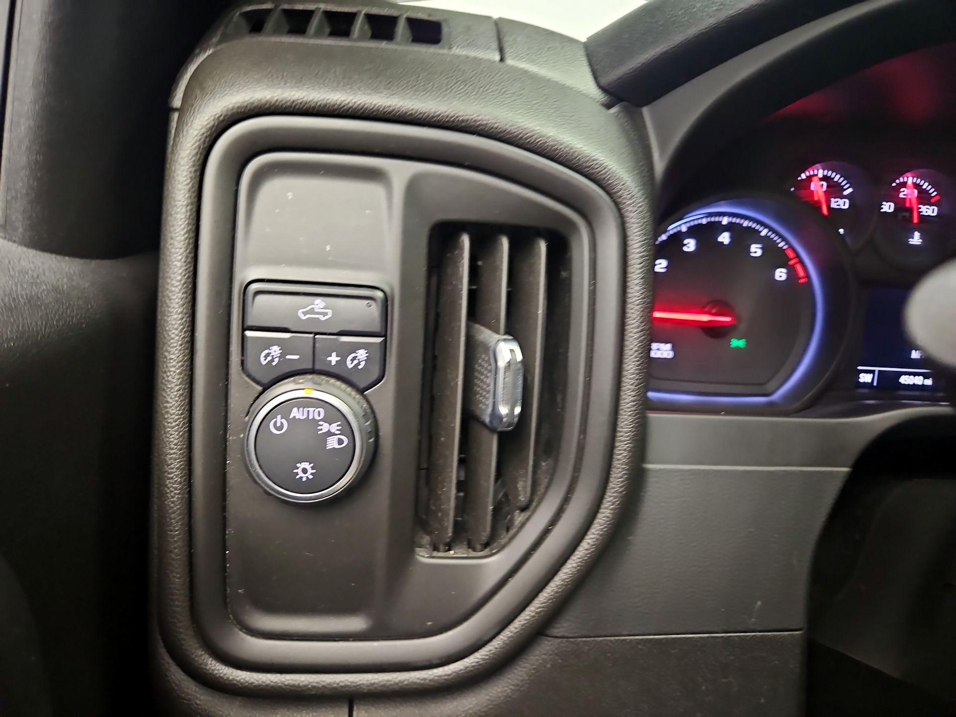 Thumbnail: 2020 Chevrolet Silverado 1500 - 11