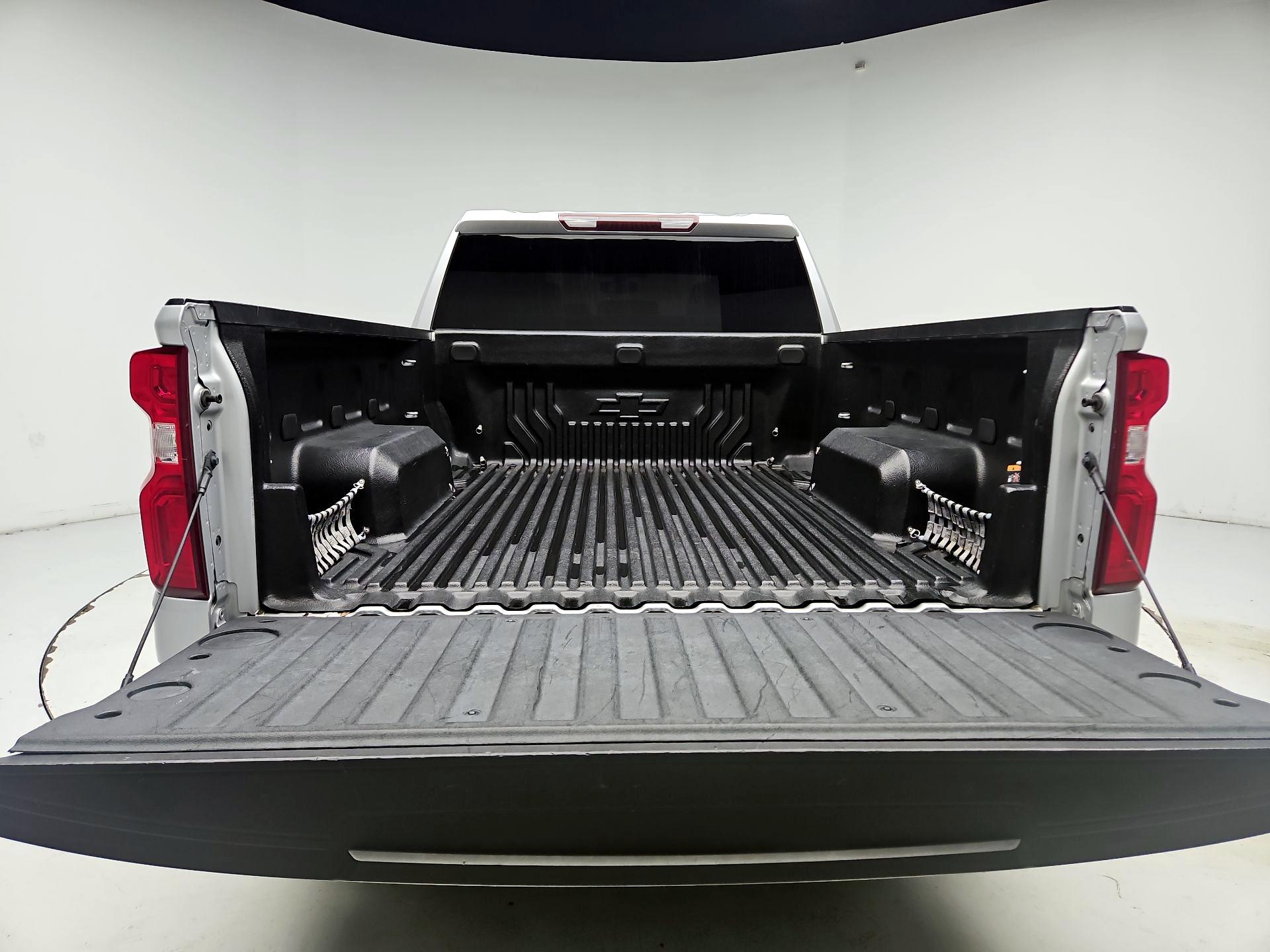 Thumbnail: 2020 Chevrolet Silverado 1500 - 18