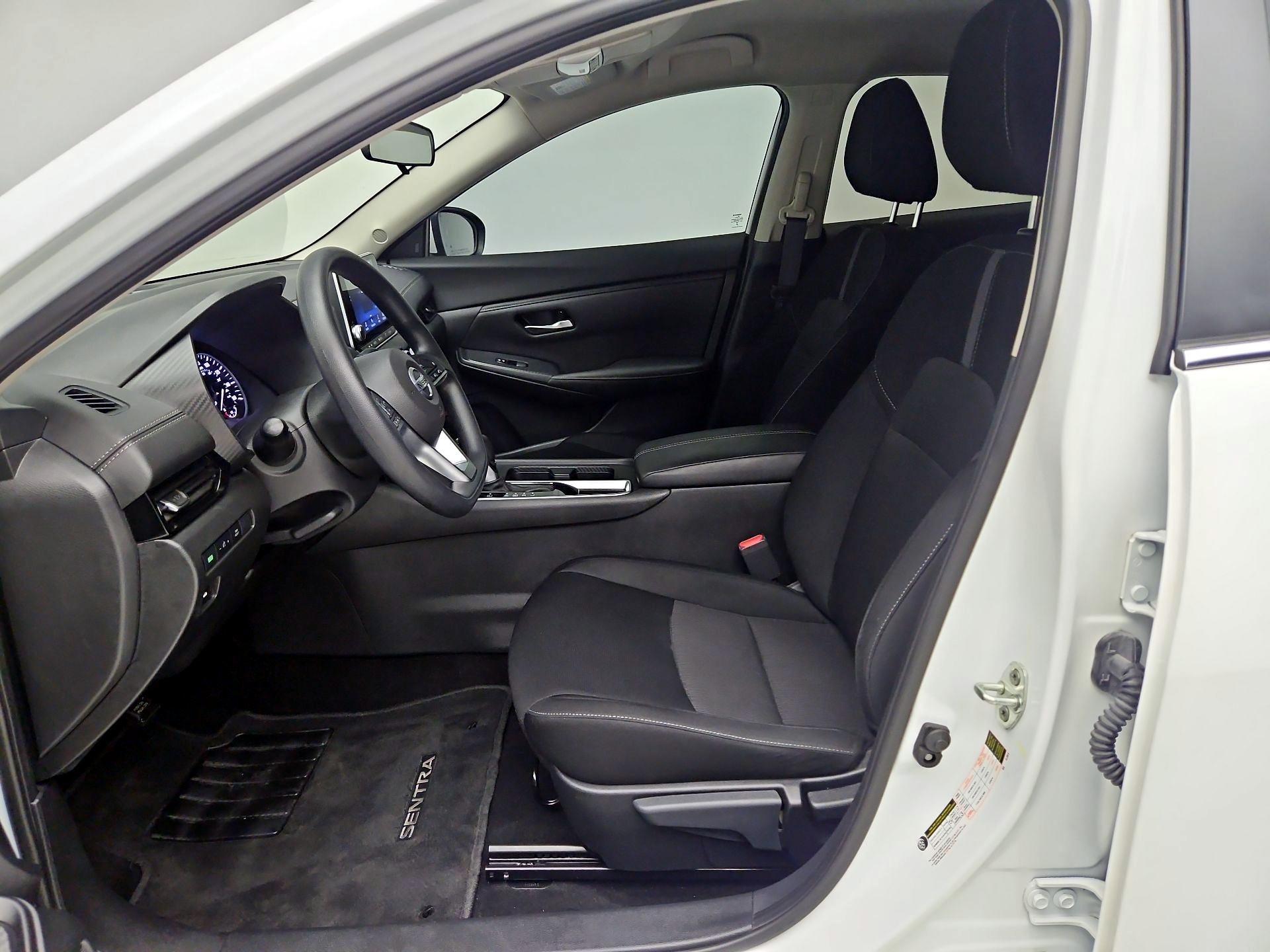 Thumbnail: 2023 Nissan Sentra - 9