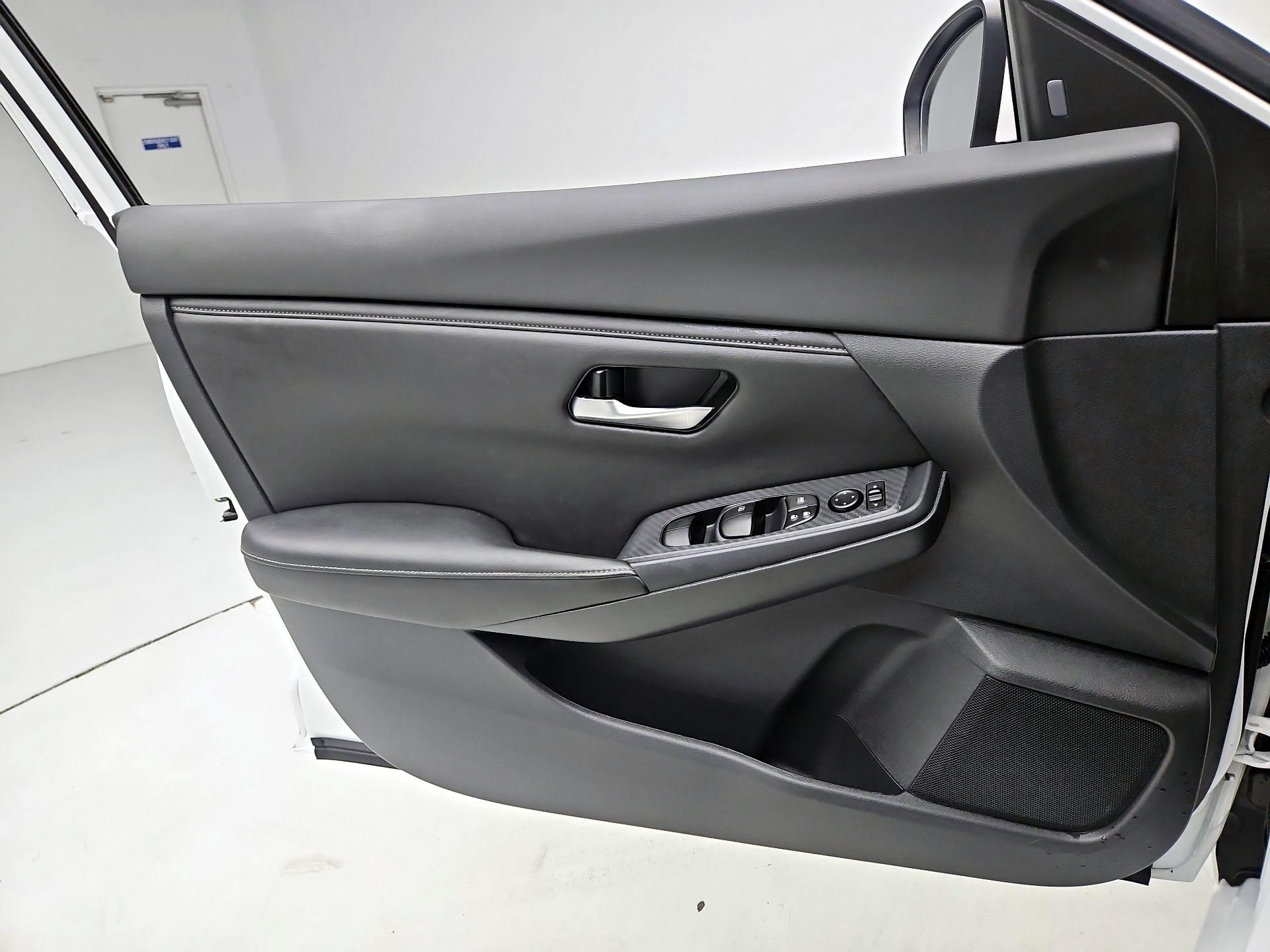 Thumbnail: 2023 Nissan Sentra - 10