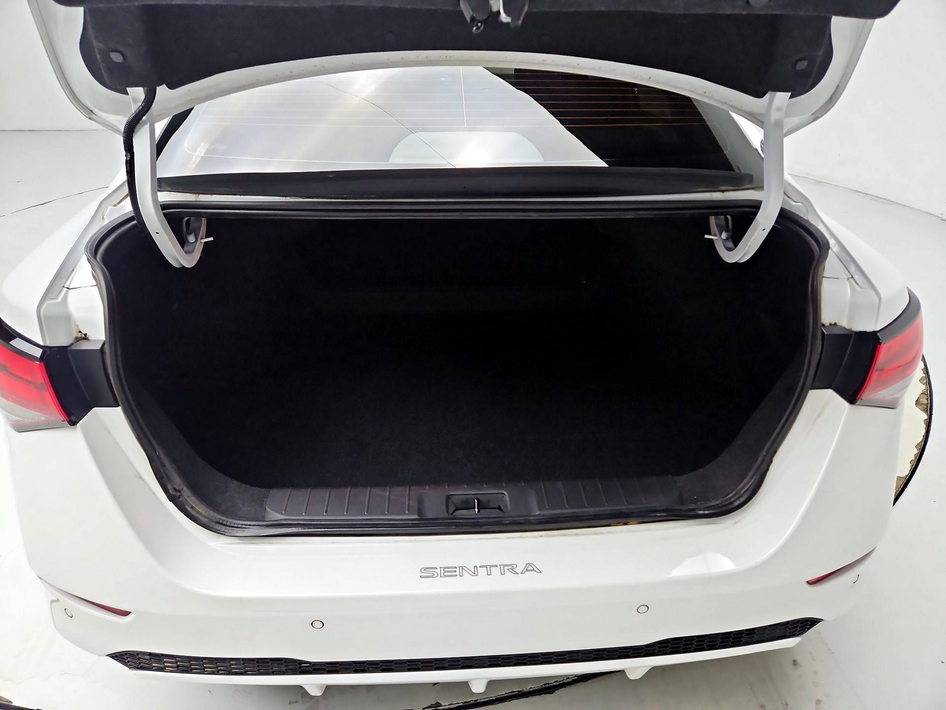 Thumbnail: 2023 Nissan Sentra - 18