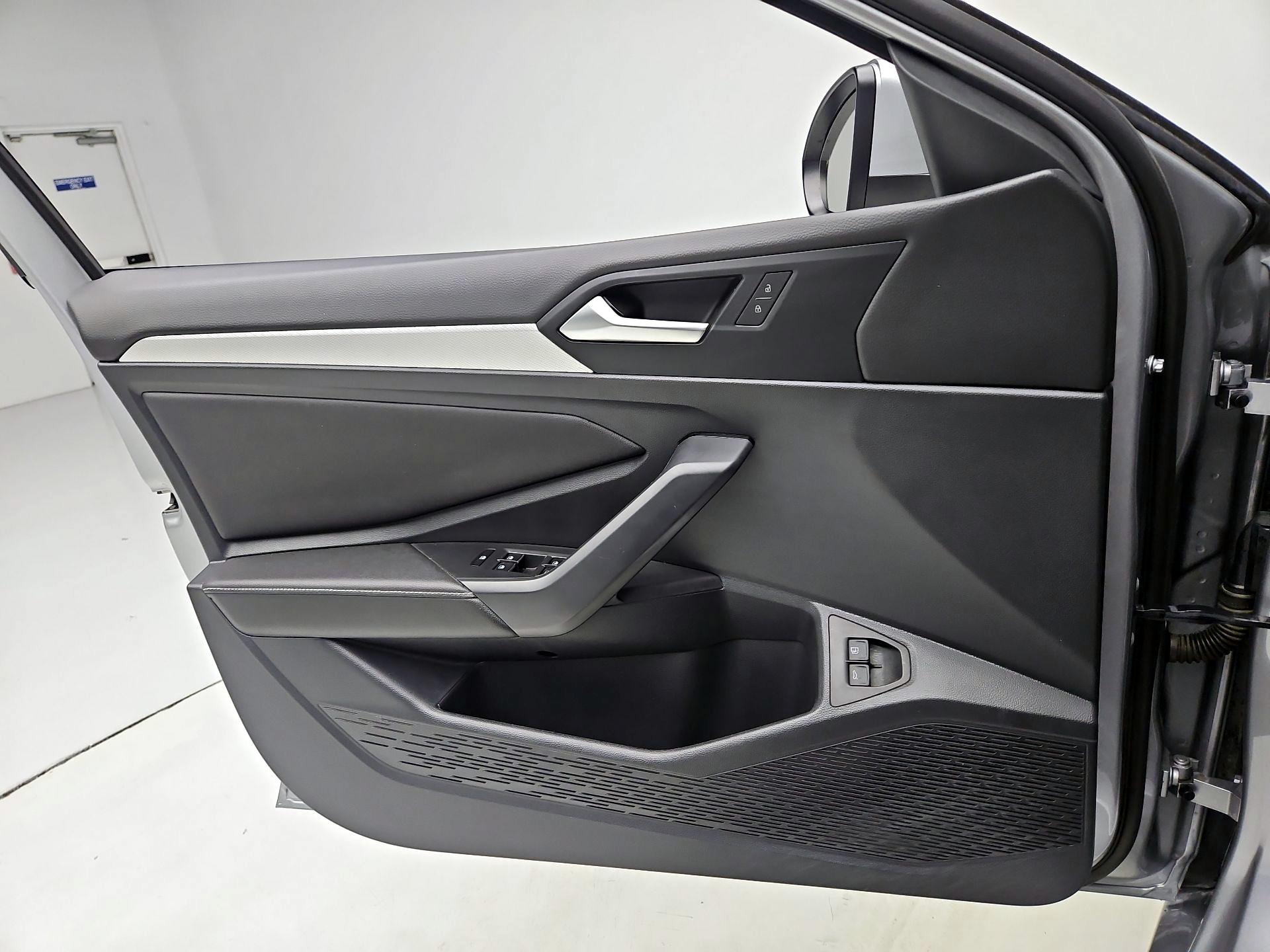 Thumbnail: 2023 Volkswagen Jetta - 10