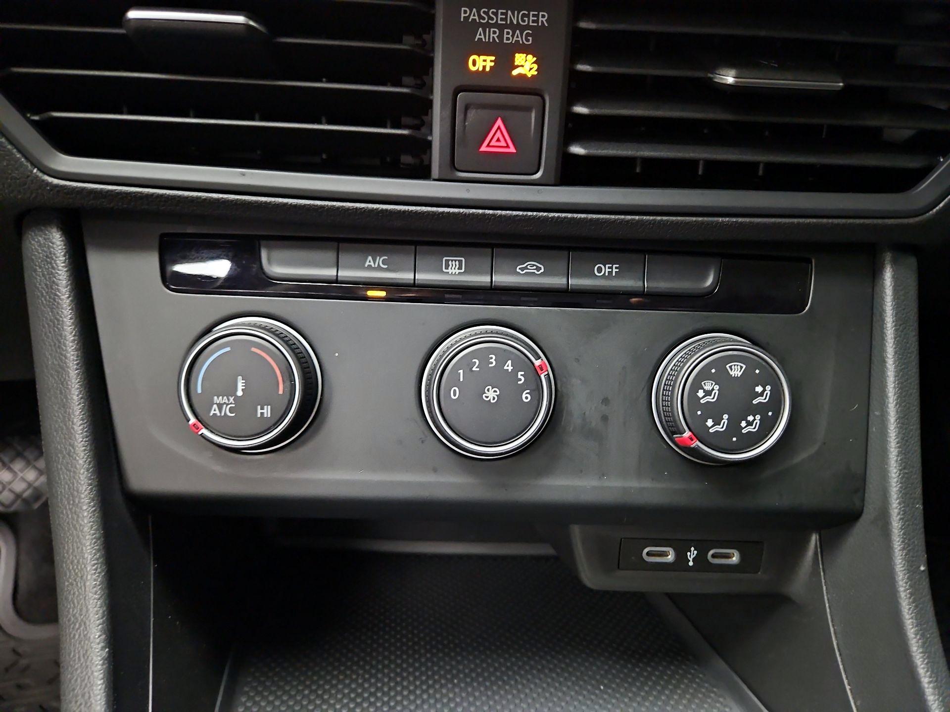 Thumbnail: 2023 Volkswagen Jetta - 14
