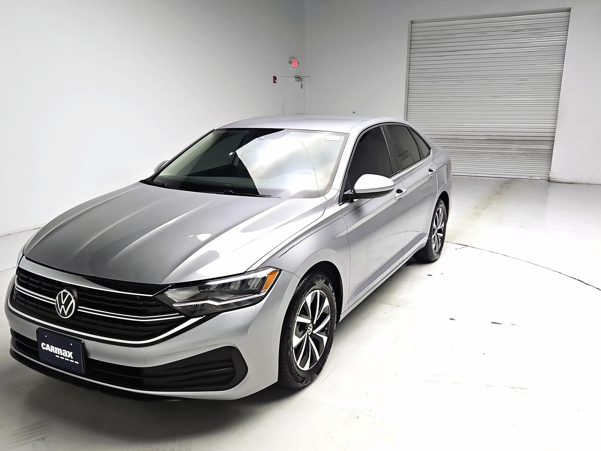 Thumbnail: 2023 Volkswagen Jetta - 3