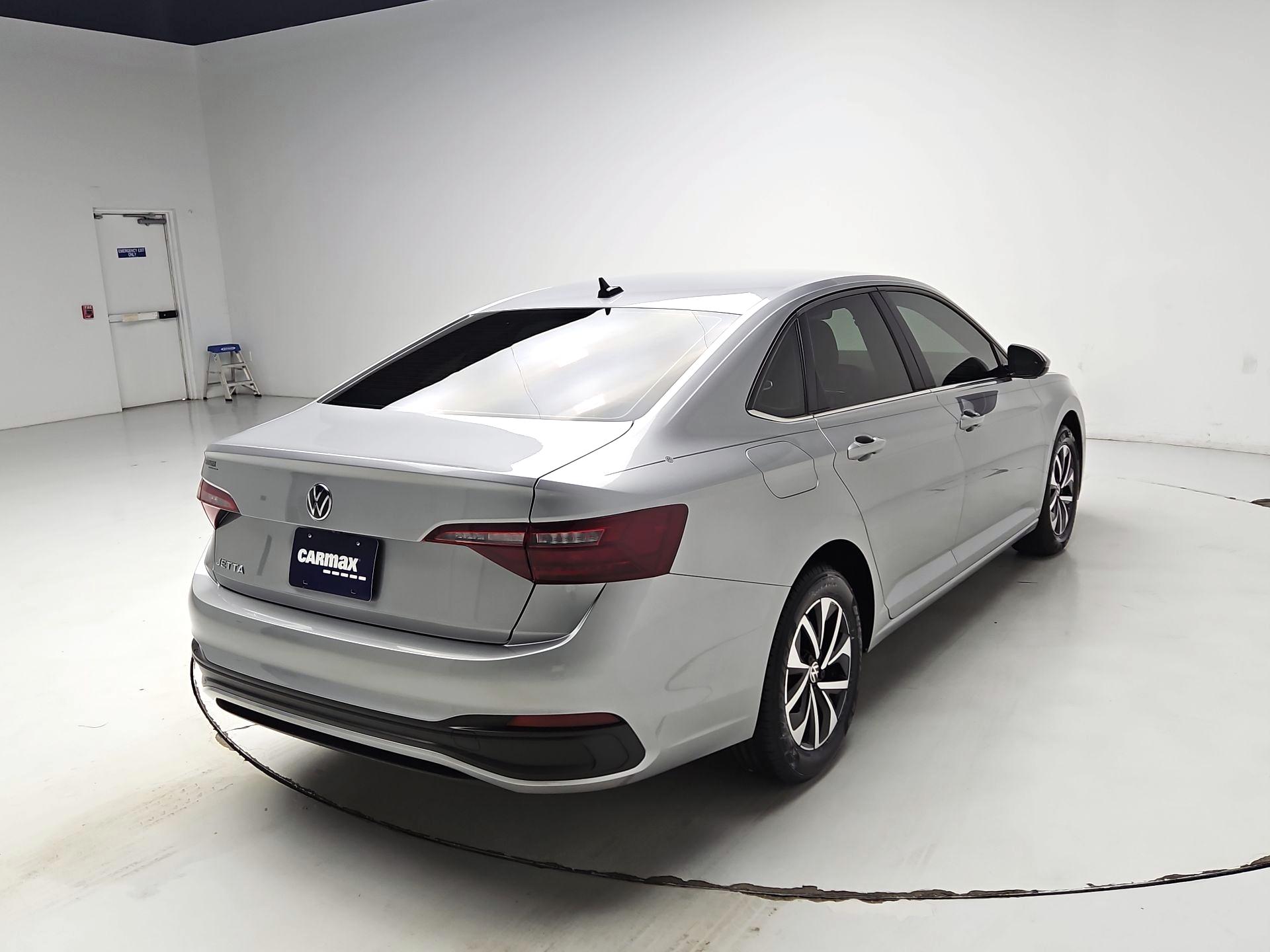 Thumbnail: 2023 Volkswagen Jetta - 5