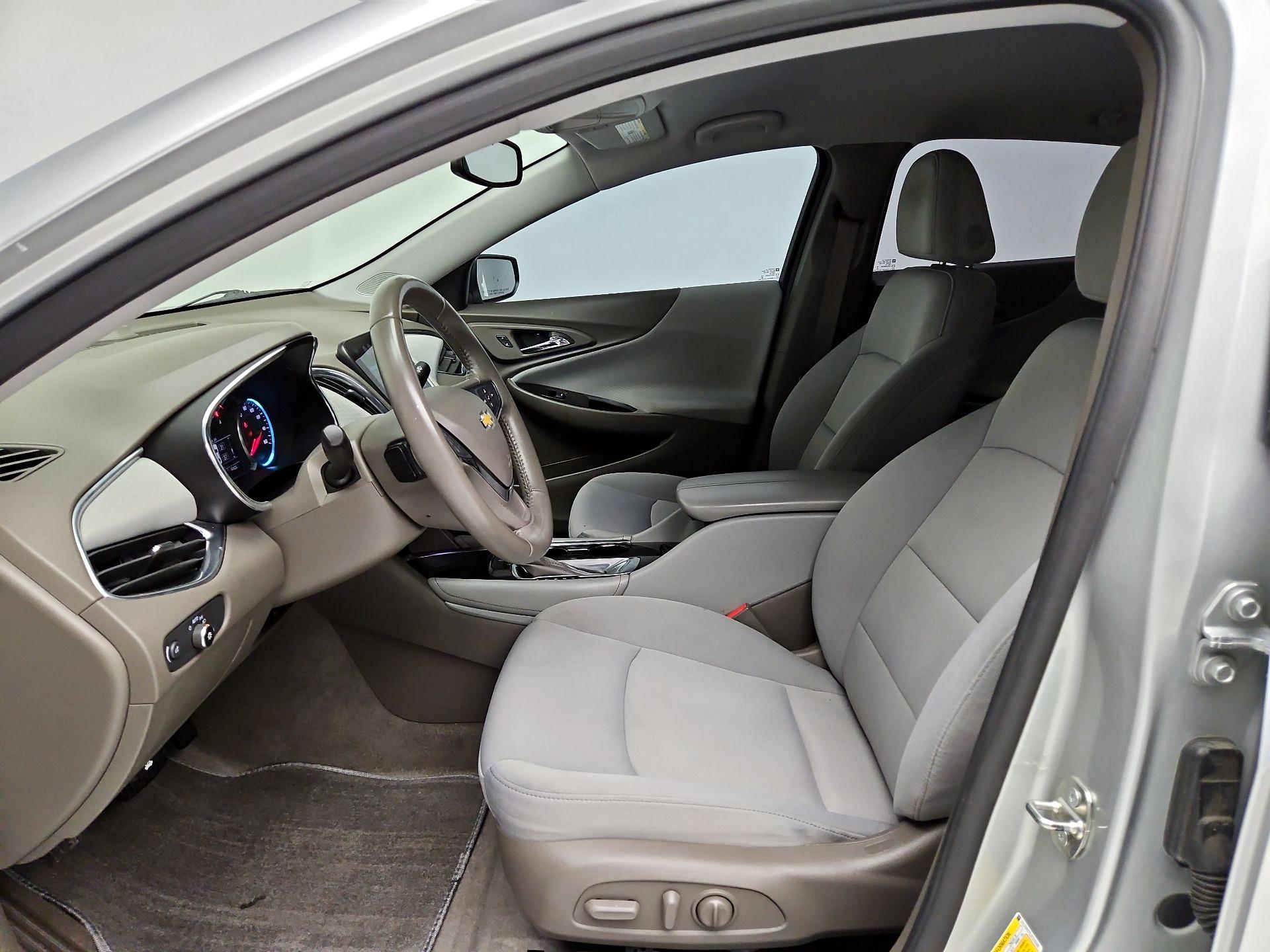Thumbnail: 2018 Chevrolet Malibu - 11