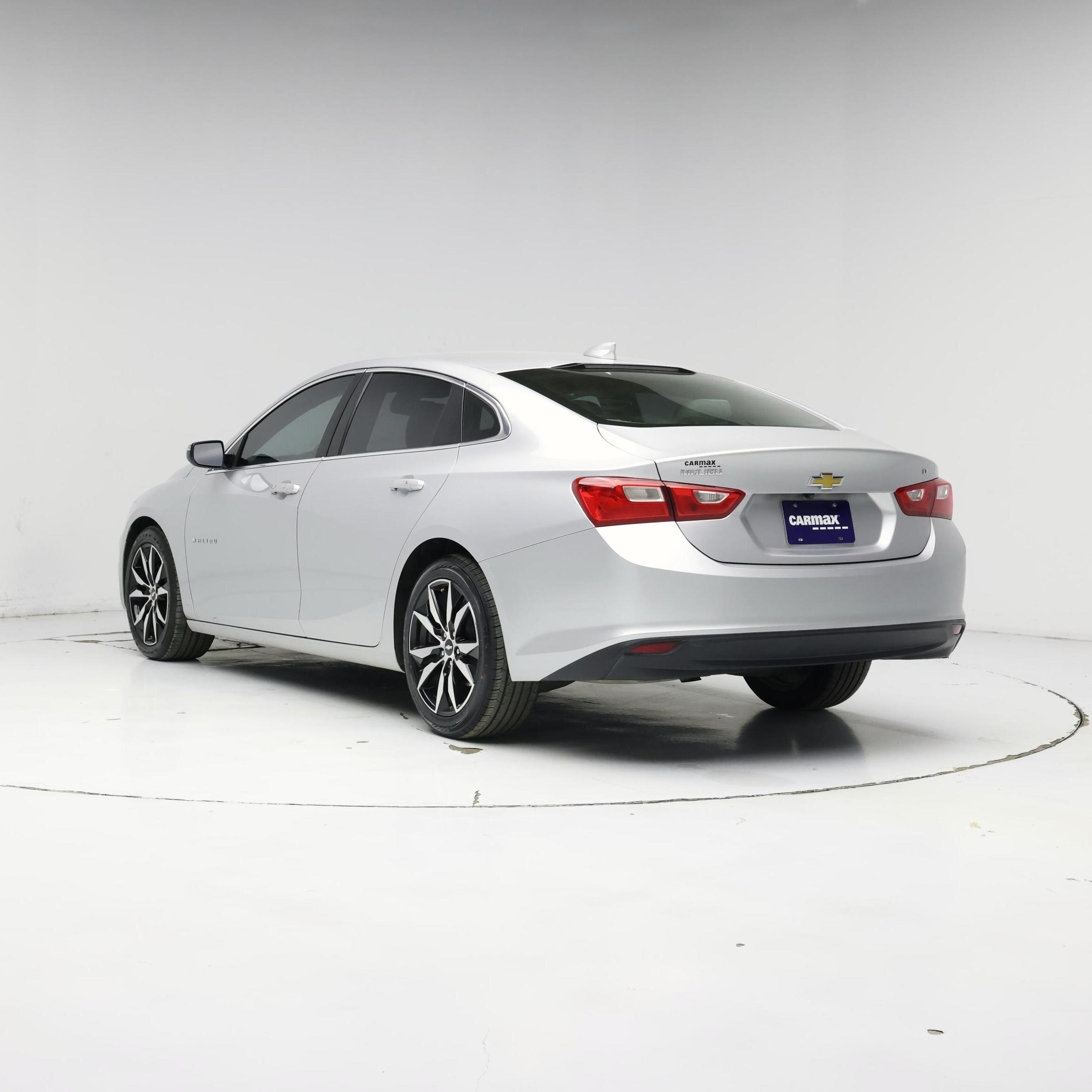 Thumbnail: 2018 Chevrolet Malibu - 2