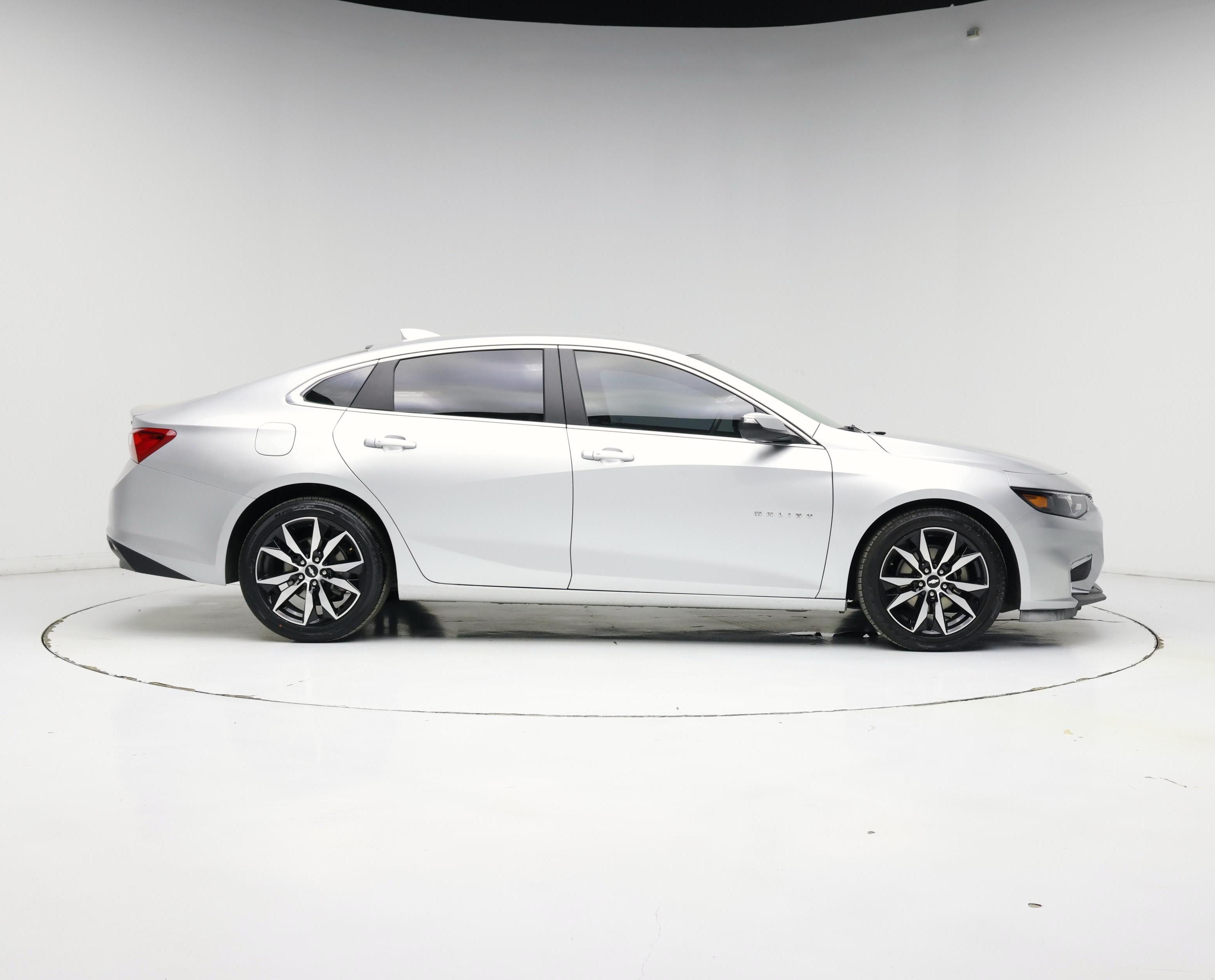 Thumbnail: 2018 Chevrolet Malibu - 7