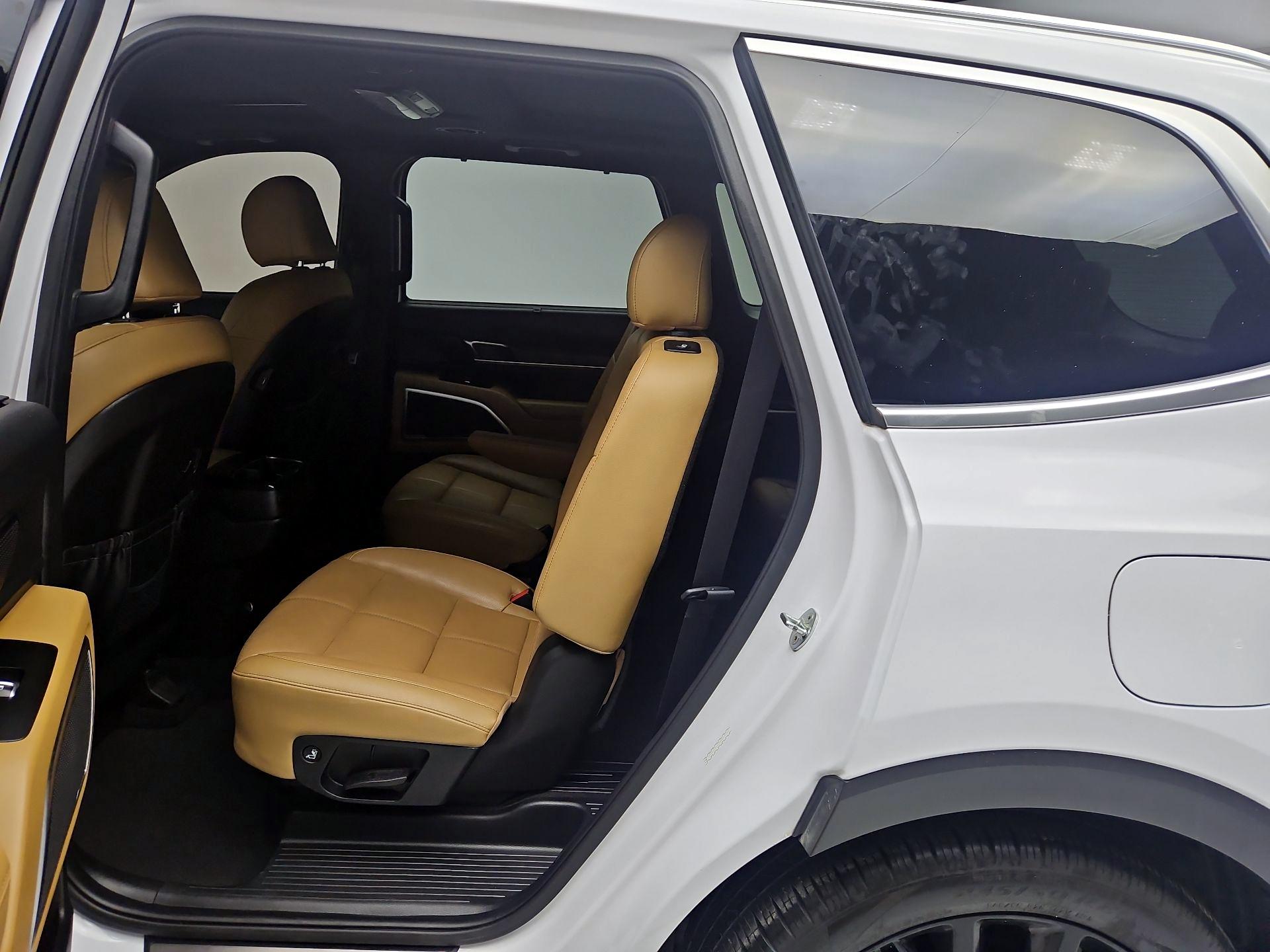 Thumbnail: 2022 Kia Telluride - 19