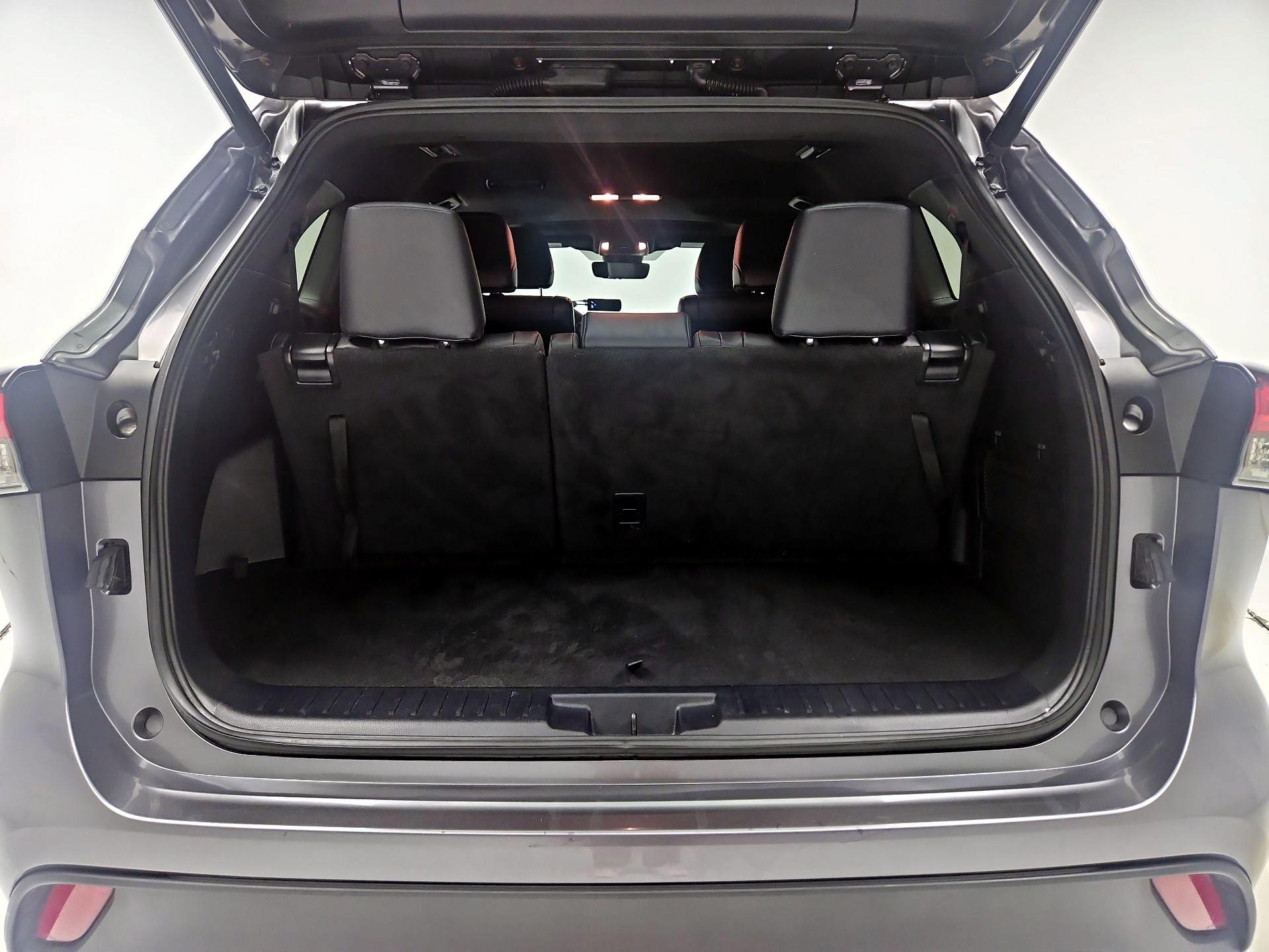 Thumbnail: 2021 Toyota Highlander - 20