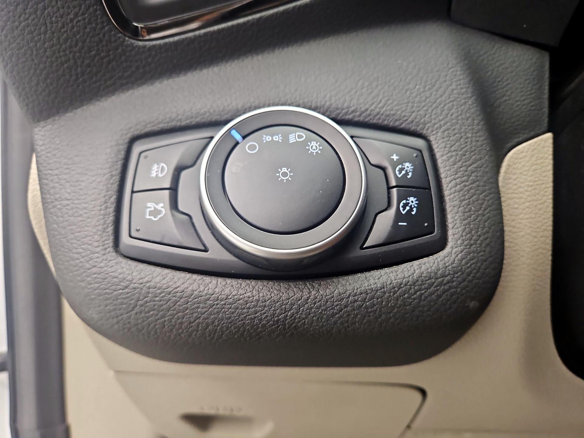 Thumbnail: 2016 Ford Escape - 11