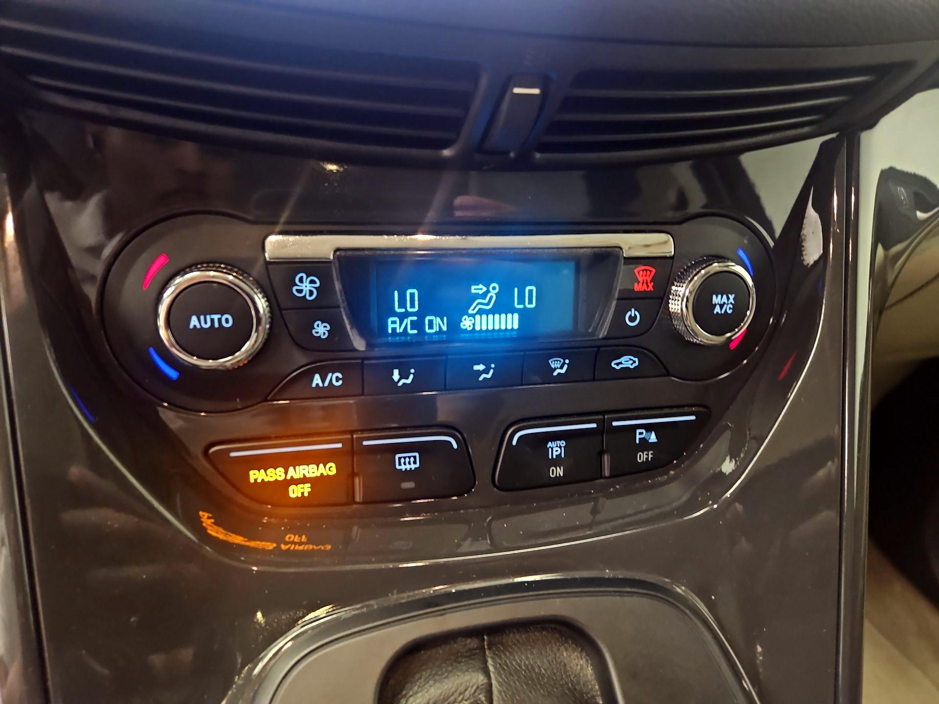 Thumbnail: 2016 Ford Escape - 15